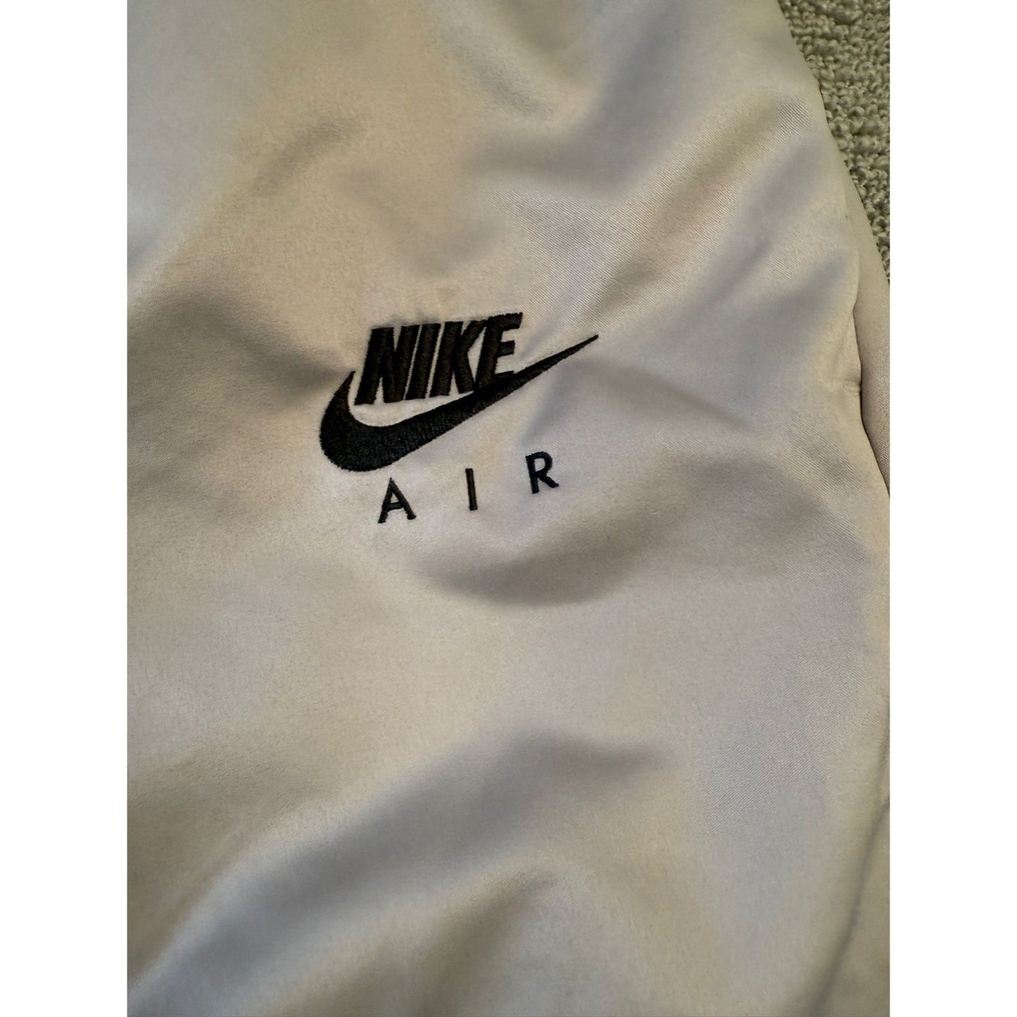 Nike Women’s Mid Rise Loose Fit Air Joggers Glossy Gray Size Large