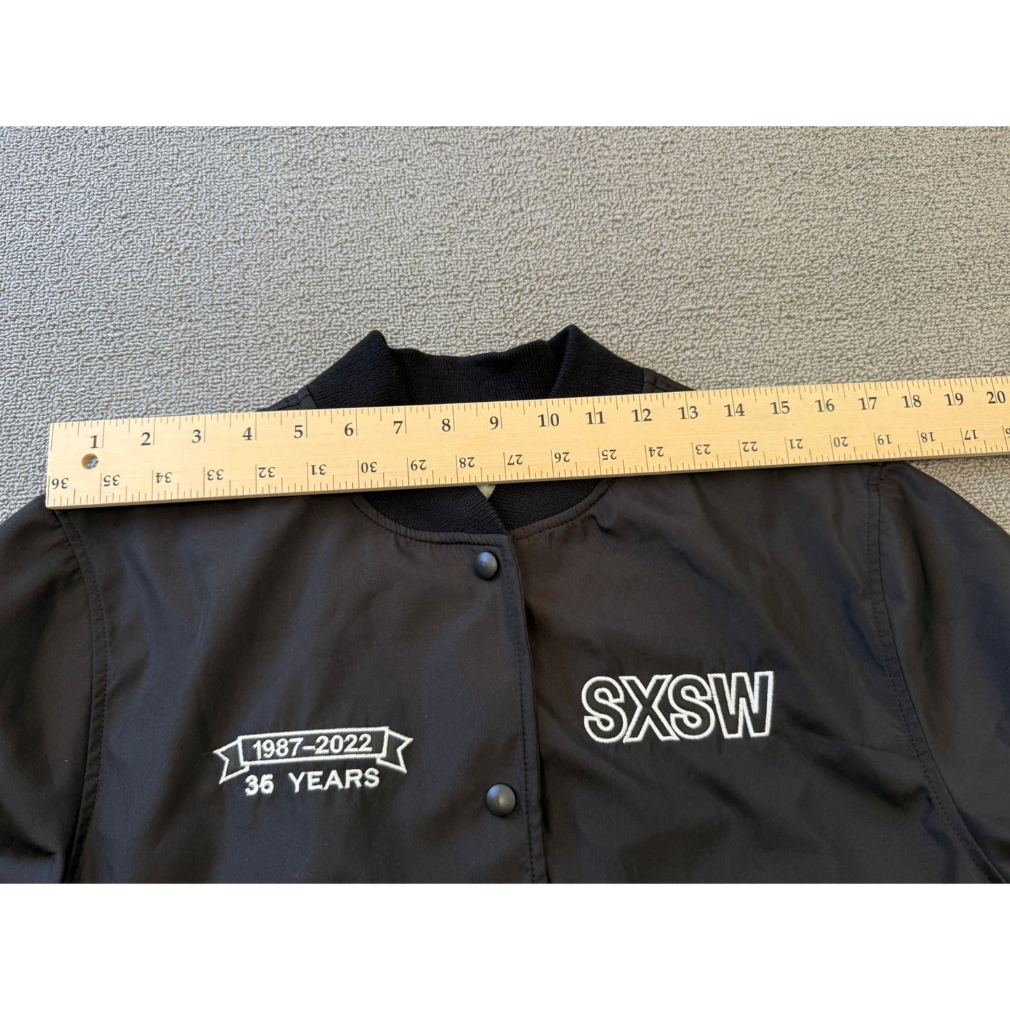 Strata Black SXSW ATX Austin TX 35 Years Snap Lightweight Jacket Size XS