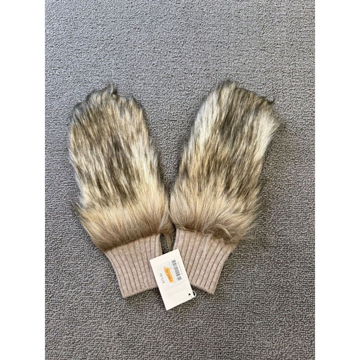Carolina Amato Women's One Size Beige Cashmere Blend Faux Fur Knit Mittens NWT