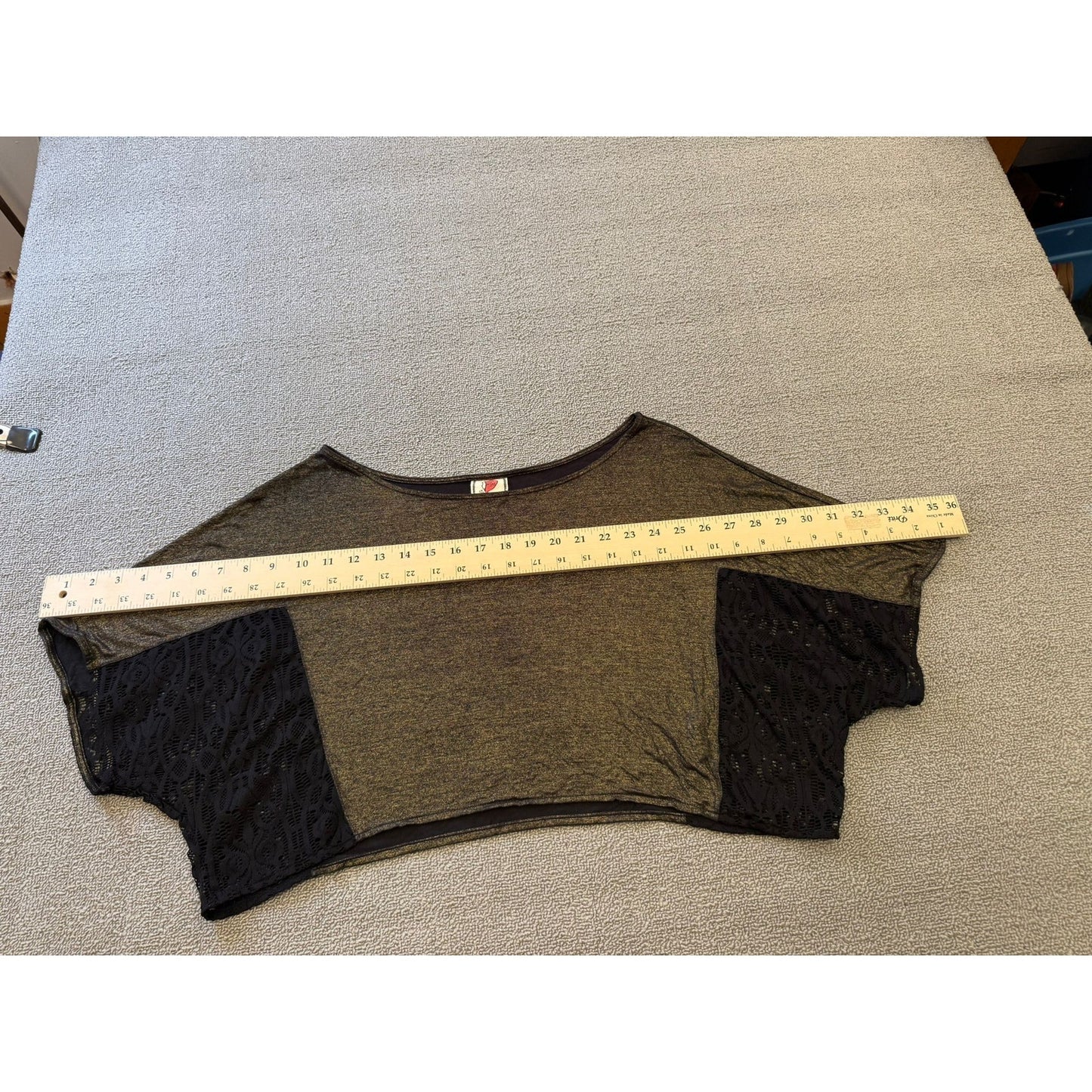 Free People Female Small Petite Black Lace Sleeve Cropped Blouse