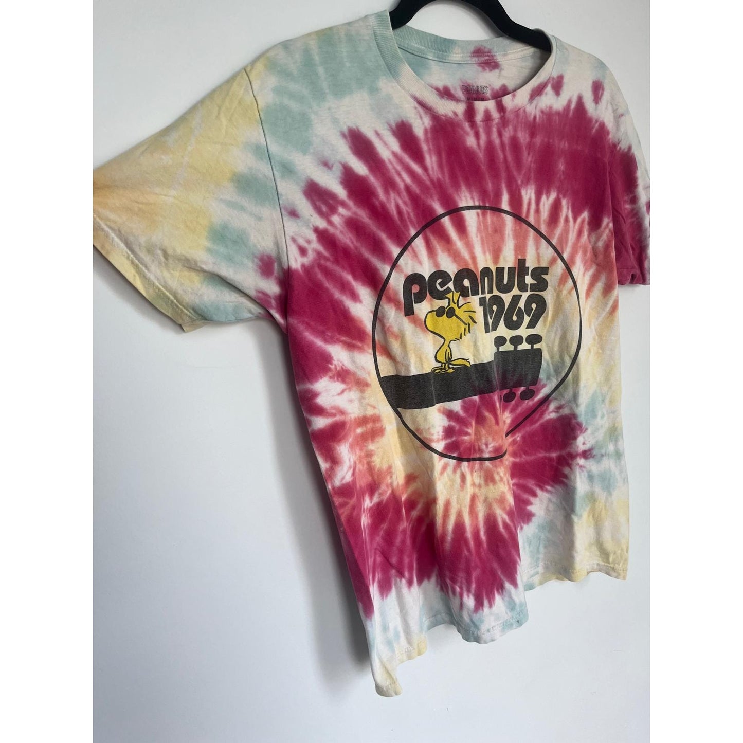 Peanuts Tie Dye T Shirt Men M Woodstock 1969 Rainbow Spiral Graphic Tee