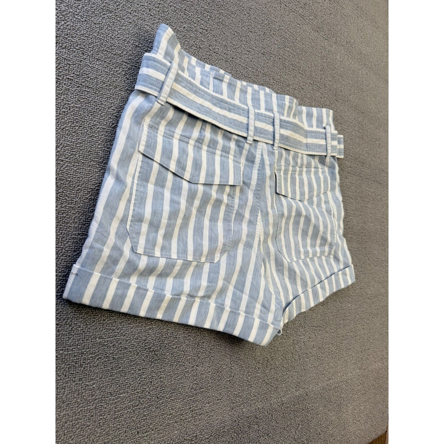 FRAME Women's 6 Casual Linen Blend Shorts Chambray Light Blue Stripe