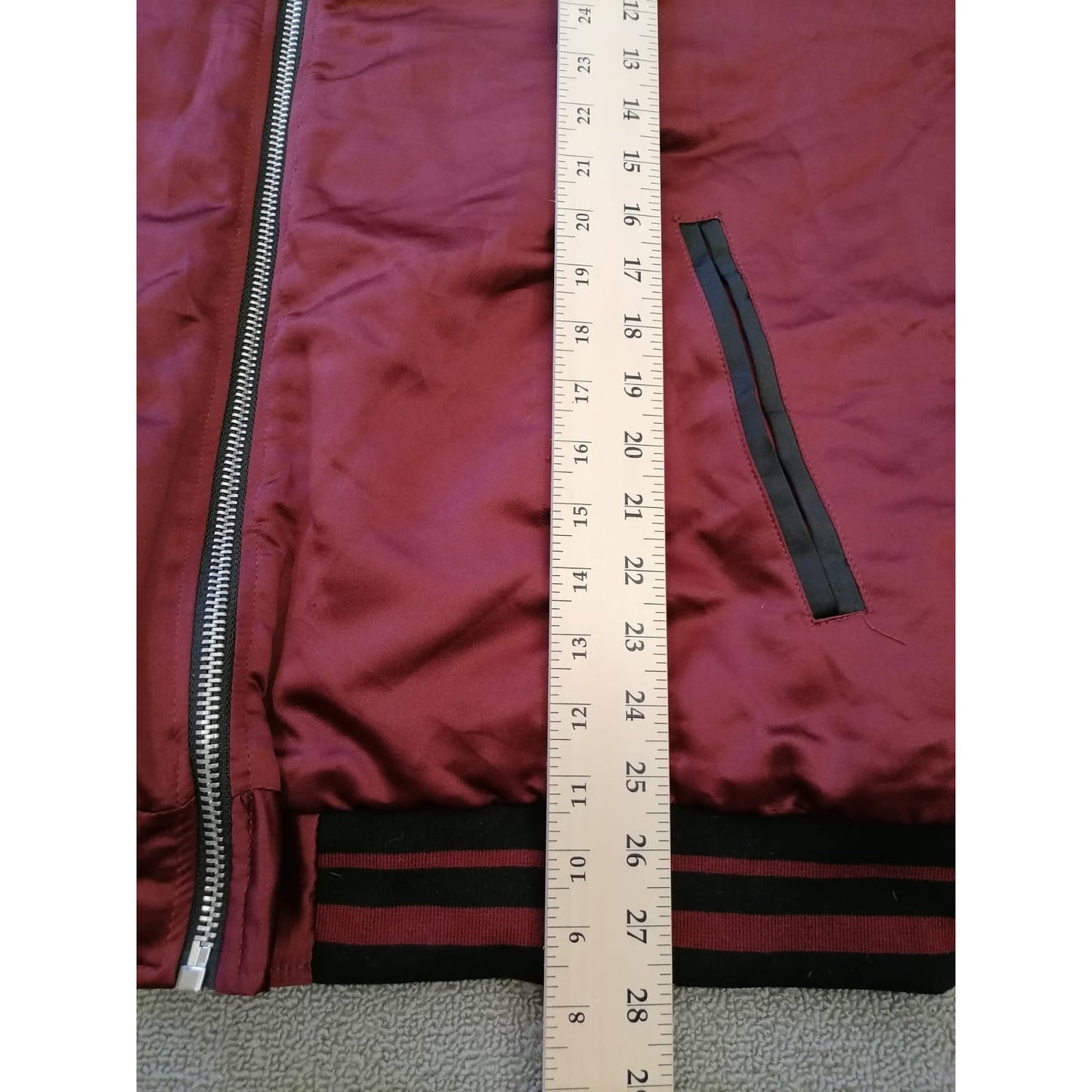 Forever 21 Men XXL Maroon Black Bomber Jacket Stylish Casual Everyday Outerwear