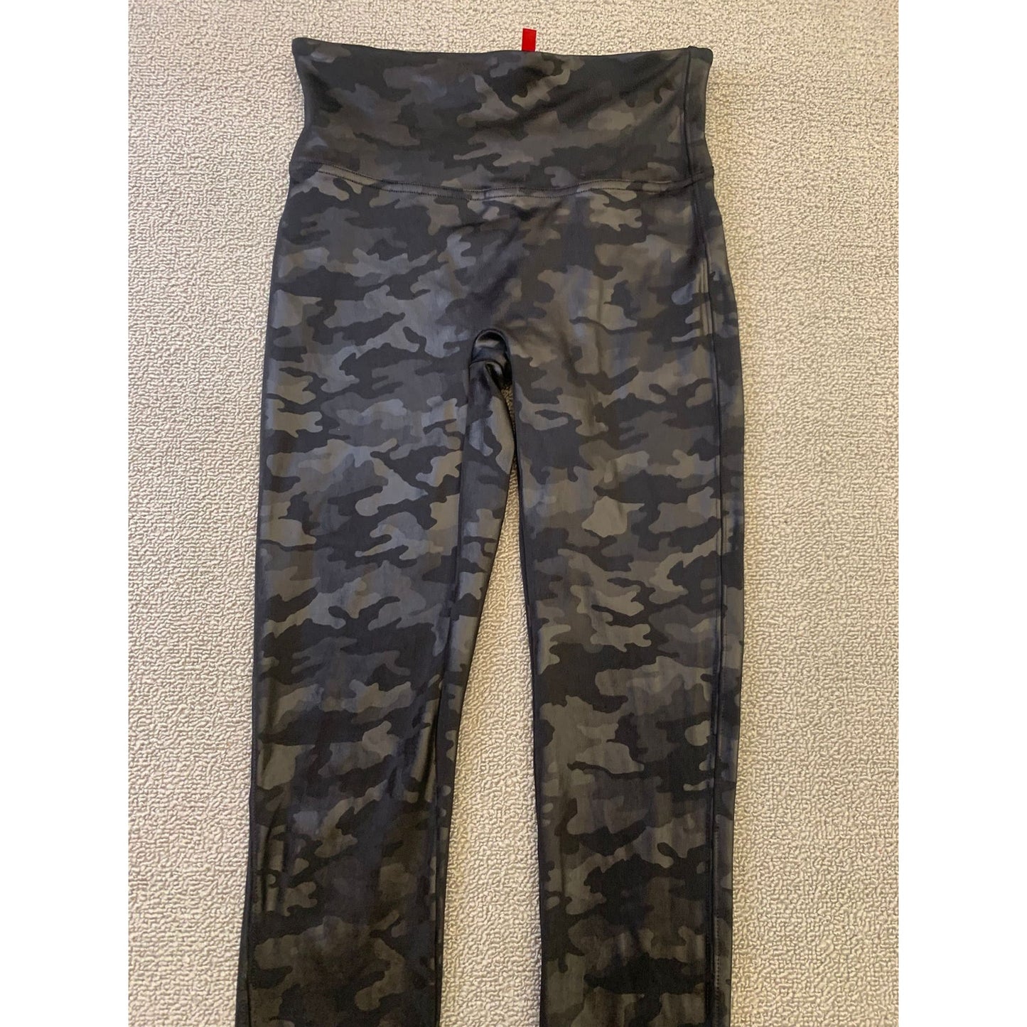 Spanx Women's Small/Petite Leggings Black Camo Coated Shine Leggings