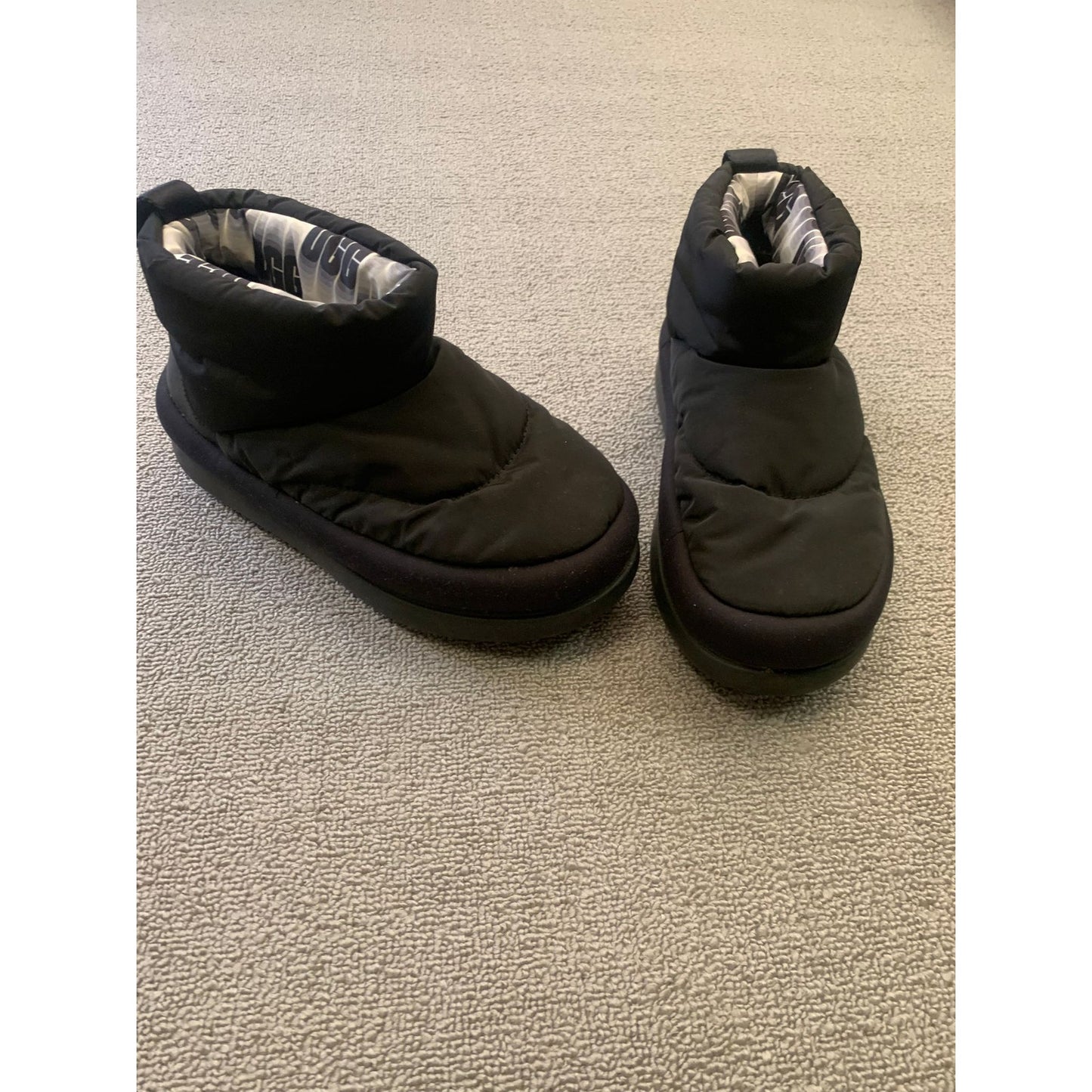 UGG Women US 7 Black Classic Maxi Mini Boots