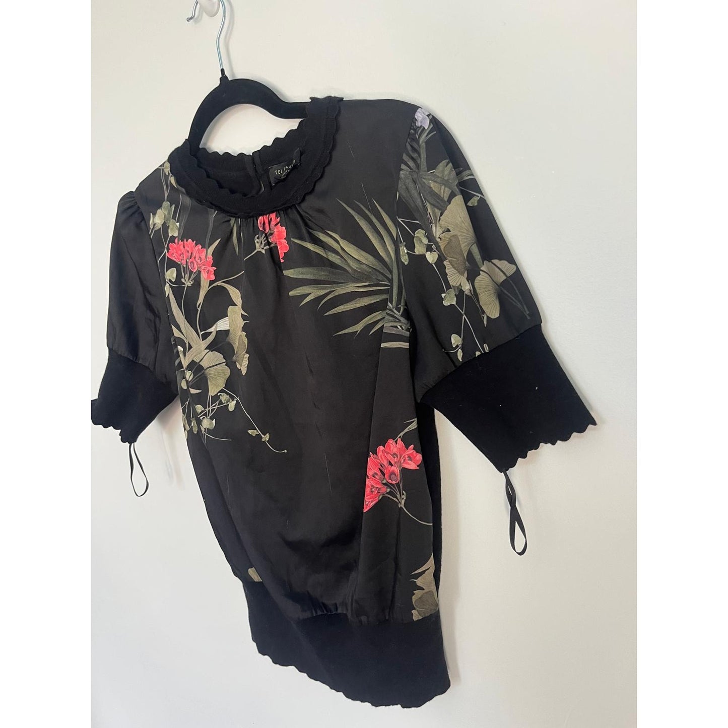 Ted Baker Floral Puff Sleeve Blouse Women Size 1 Black Red Tropical Top