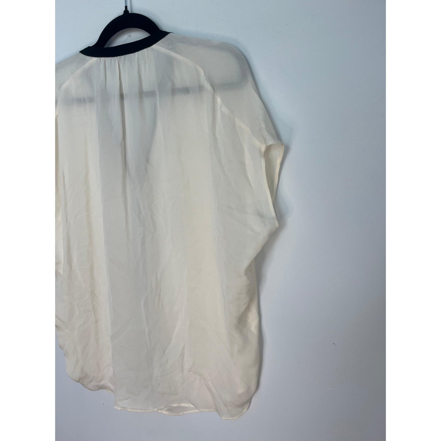 Vince Blouse Women Small Ivory Black Silk V Neck Contrast Trim Short Sleeve