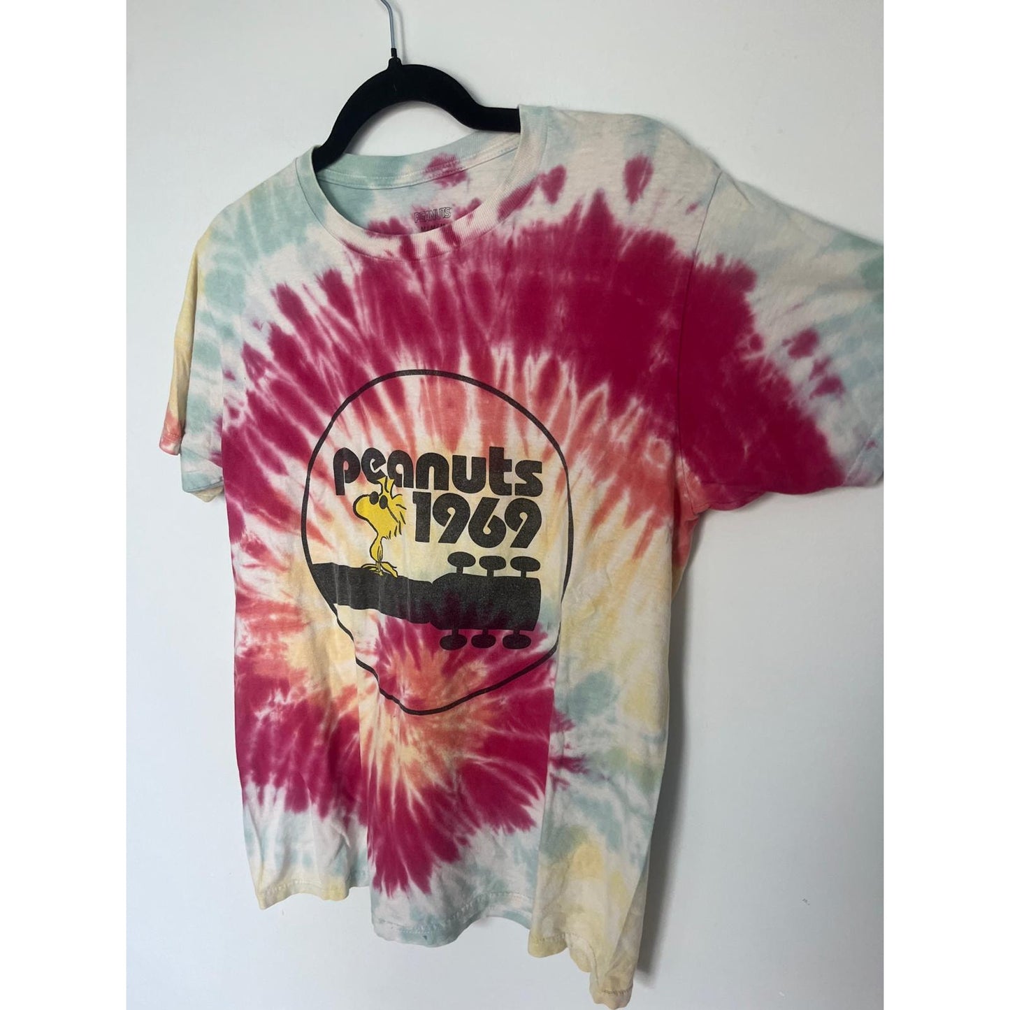 Peanuts Tie Dye T Shirt Men M Woodstock 1969 Rainbow Spiral Graphic Tee