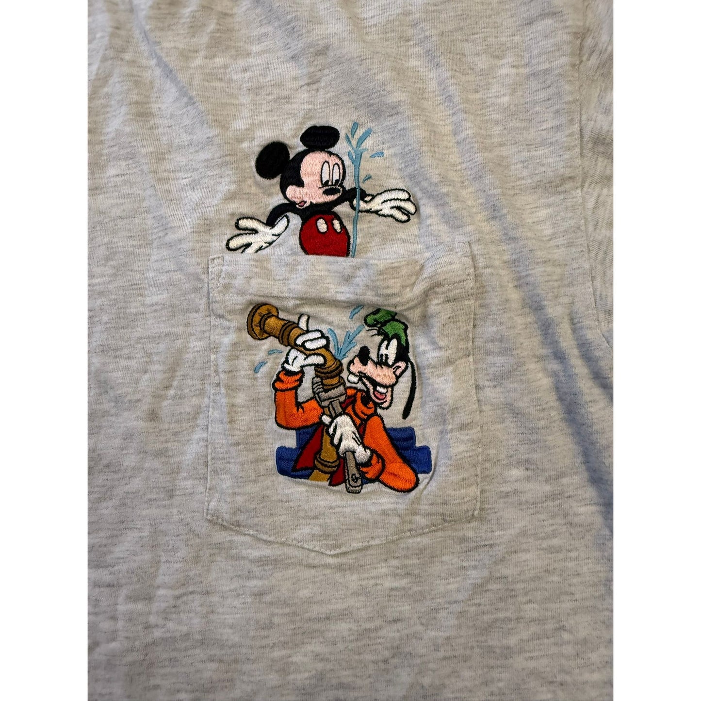 Vintage The Disney Store Medium Gray Mickey Mouse Goofy Water T-Shirt