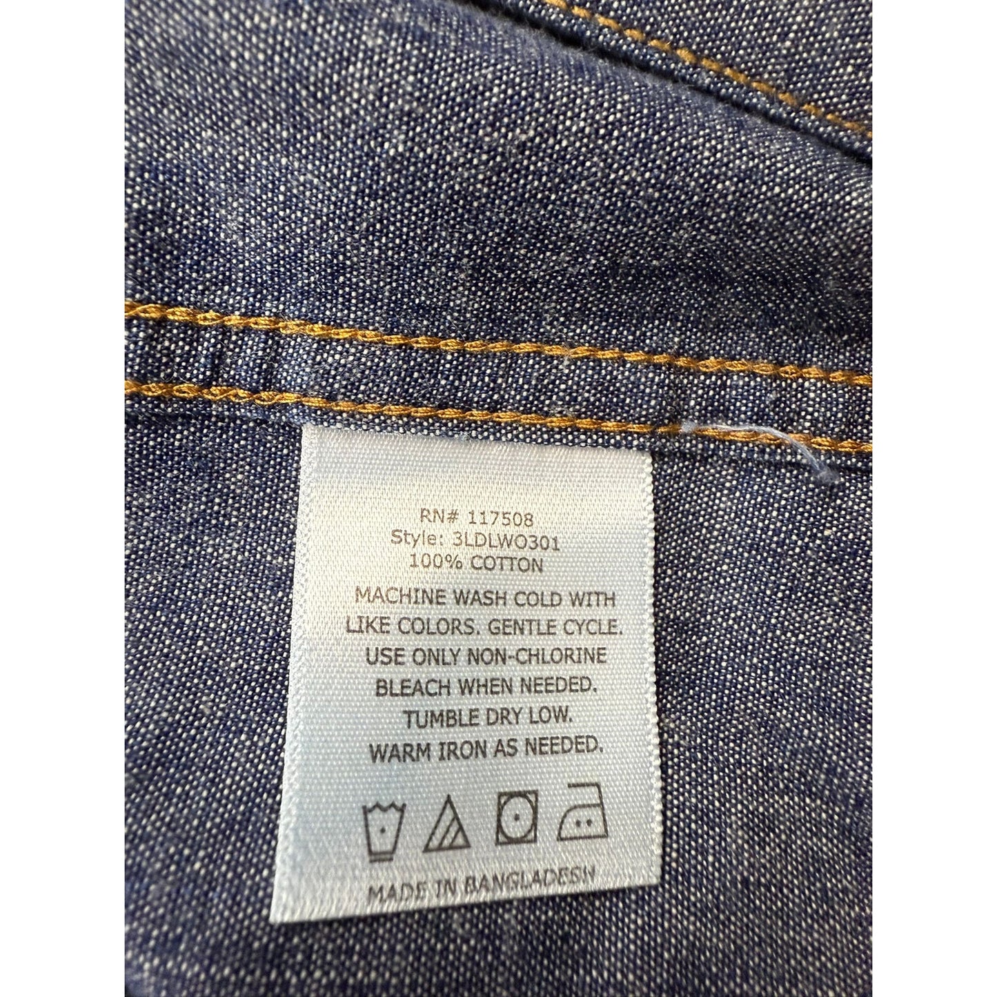 Vintage Levi's Men's Small Blue Denim Western Long Sleeve Button Down Shirt