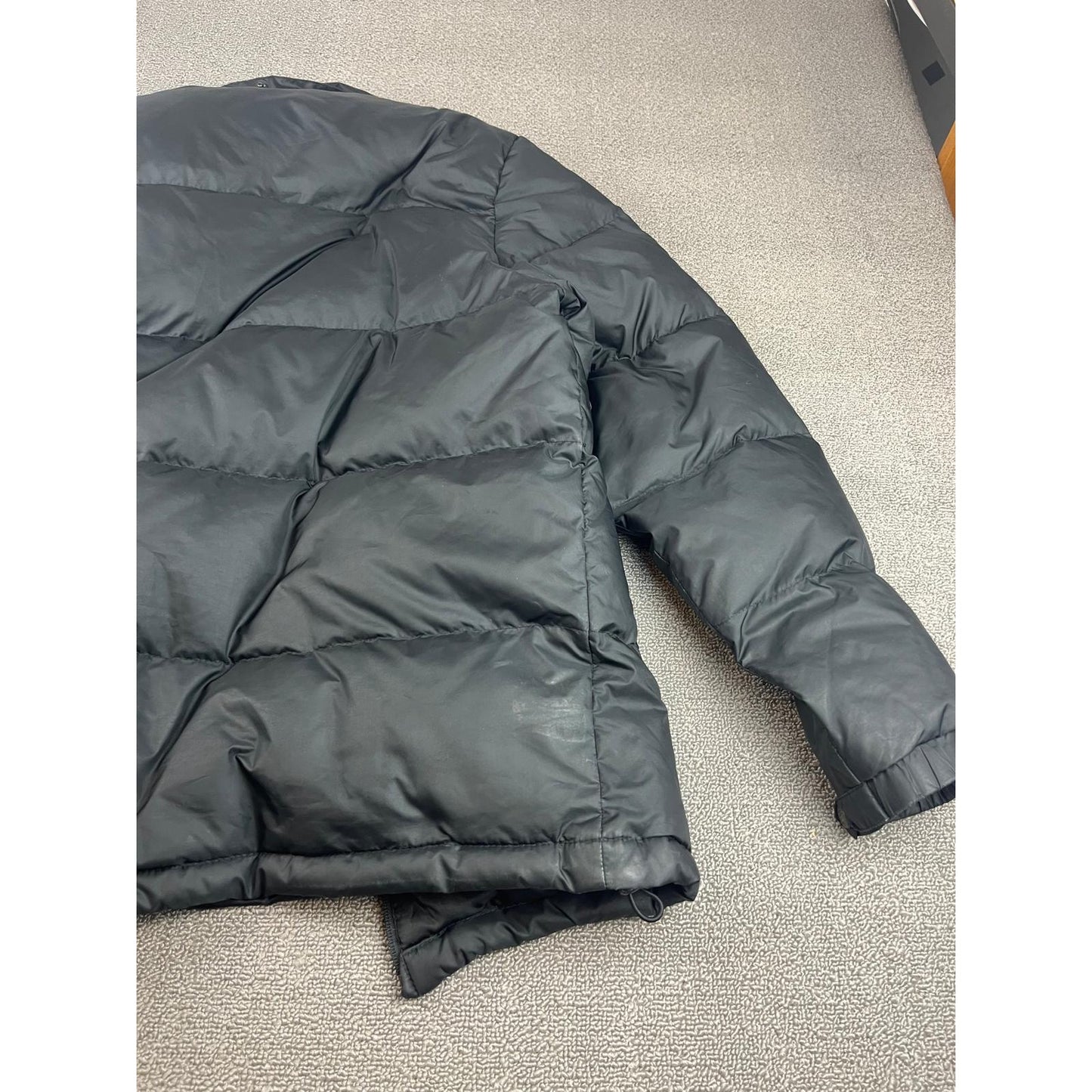 Theory Mens Size Small Down Puffer Full Zipper Black Jacket