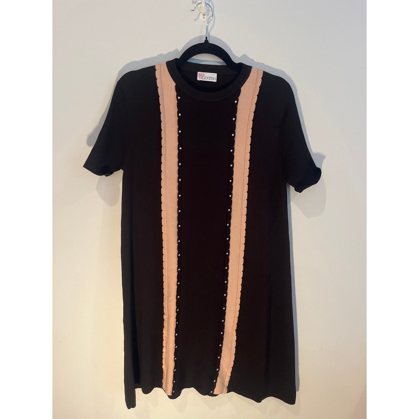 Red Valenti­no Stud­ded De­tail T-shirt Dress. Size L