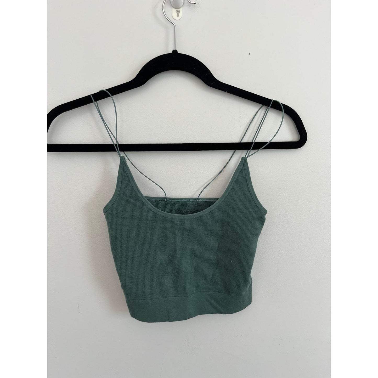 Out From Under Crop Tank Top Women S Green Ribbed Minimalist Y2K