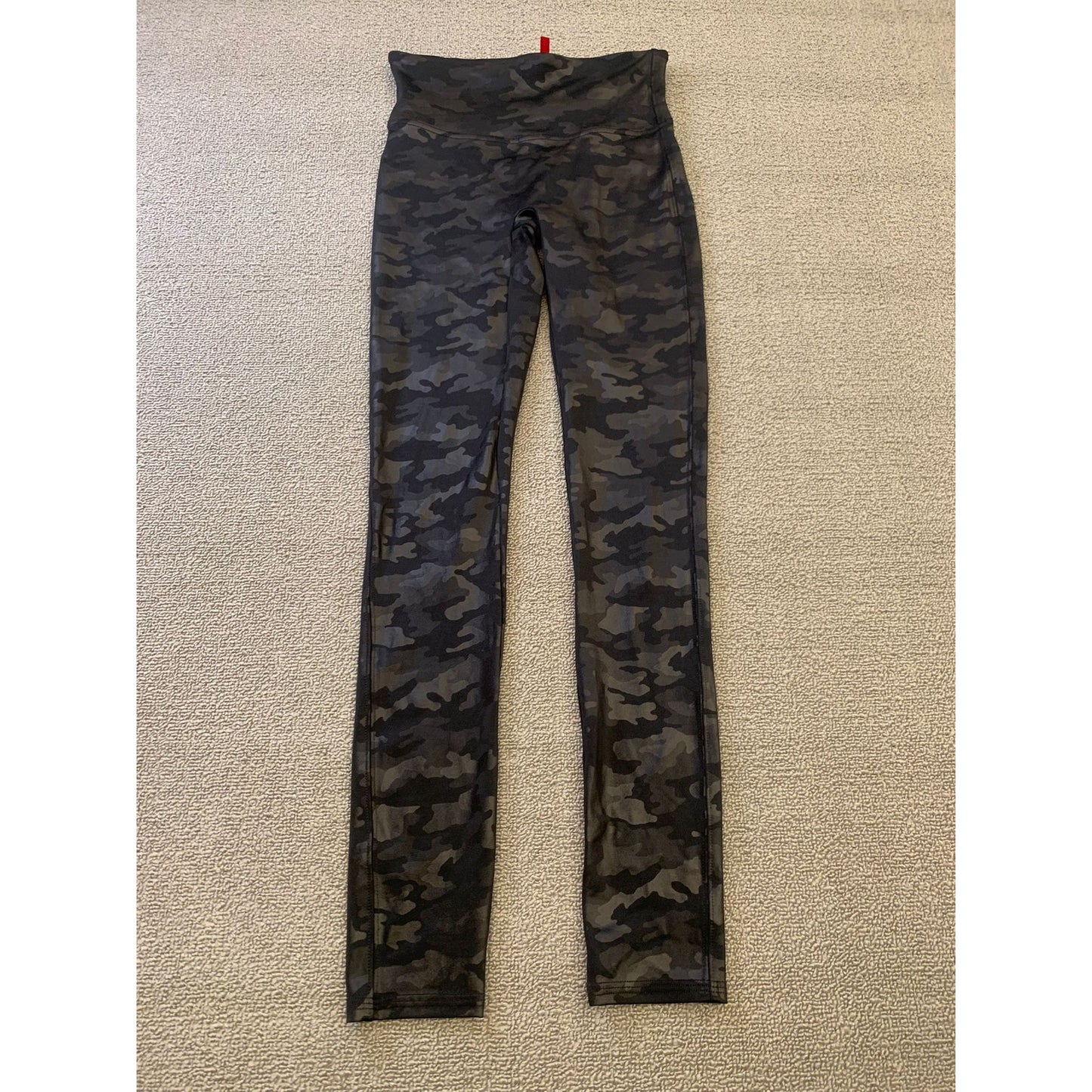 Spanx Women's Small/Petite Leggings Black Camo Coated Shine Leggings