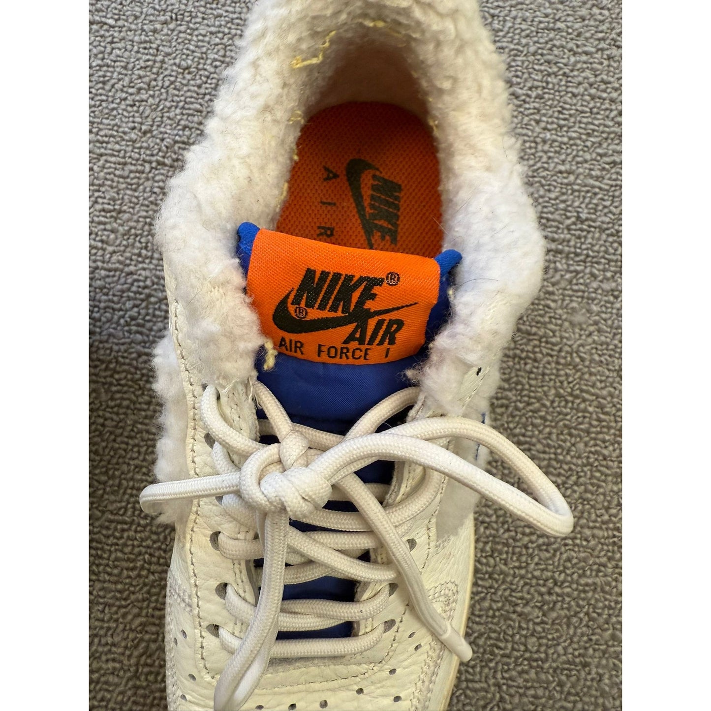 Nike Air Force 1 Women's Size 6  White Blue Sherpa Fleece Sneakers
