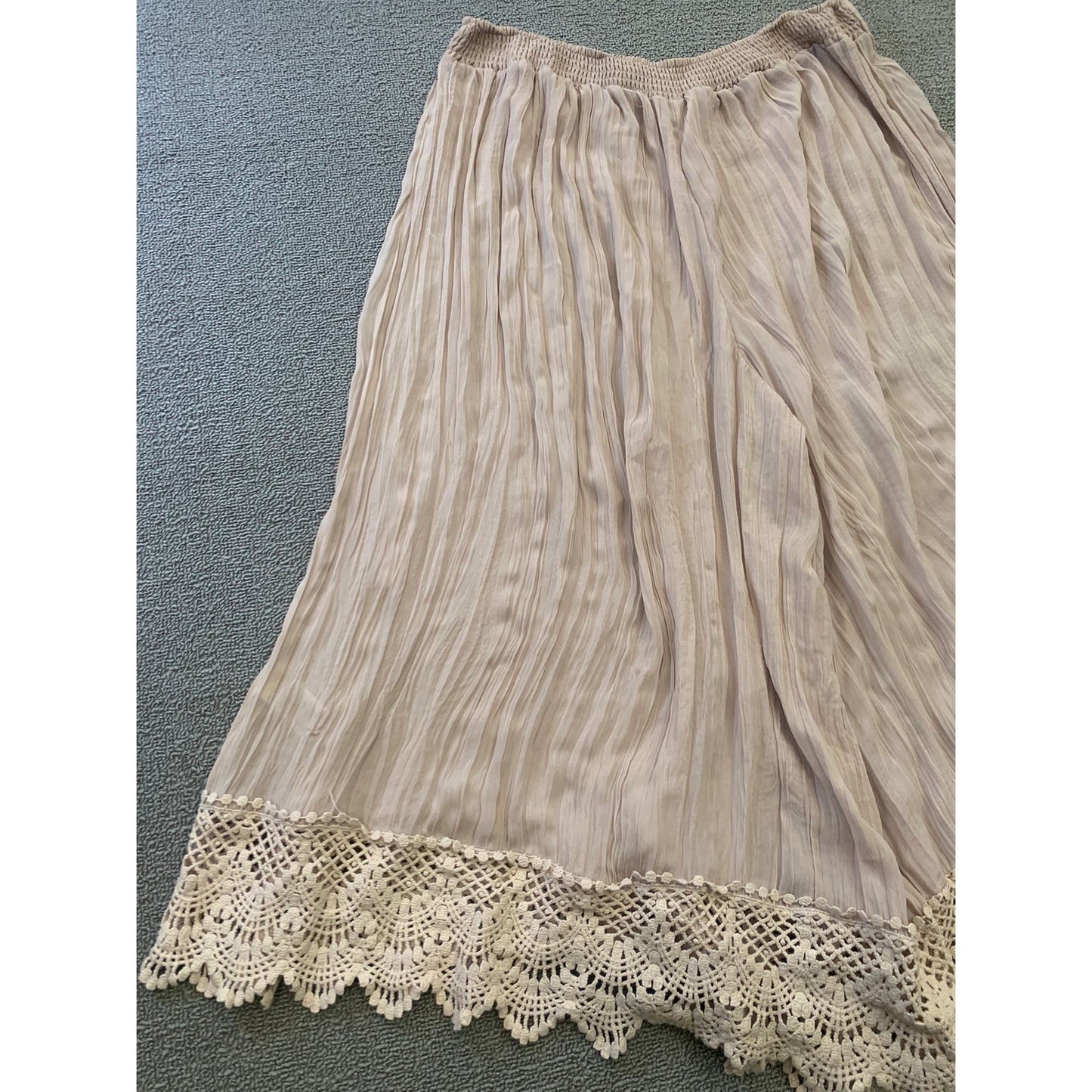 Free People Women's L Flowy Shorts Beige Cropped Culottes Crochet Lace Hem