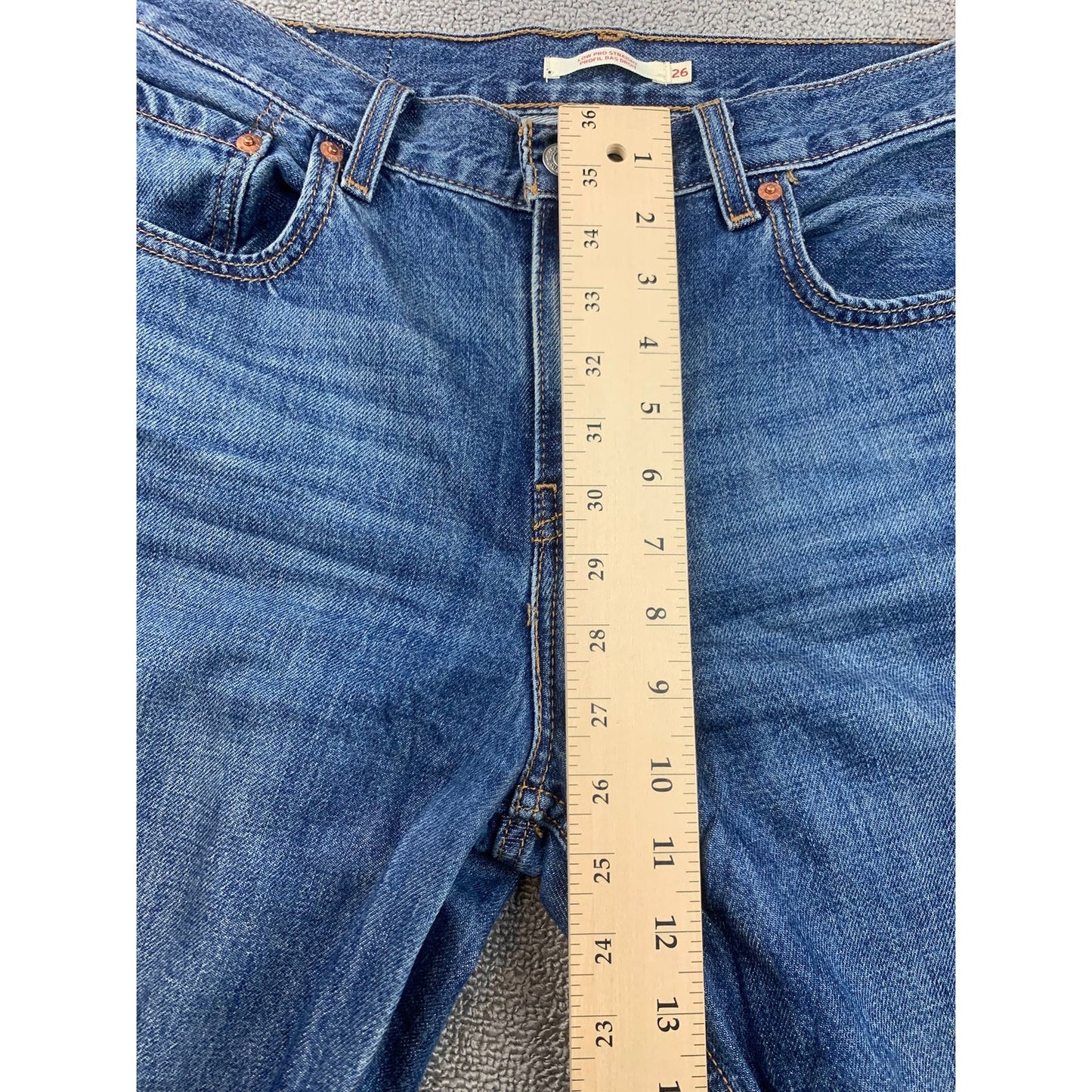 Levi’s Jeans Women’s Size 26 Low Pro Straight Leg Medium Wash Denim