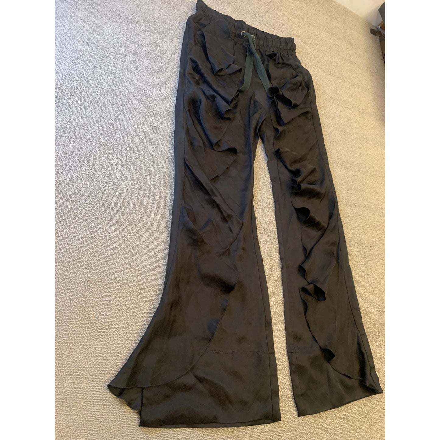 CINQ À SEPT Women's 57a Larkin Ruffle Satin Wide Leg Pants Small Black