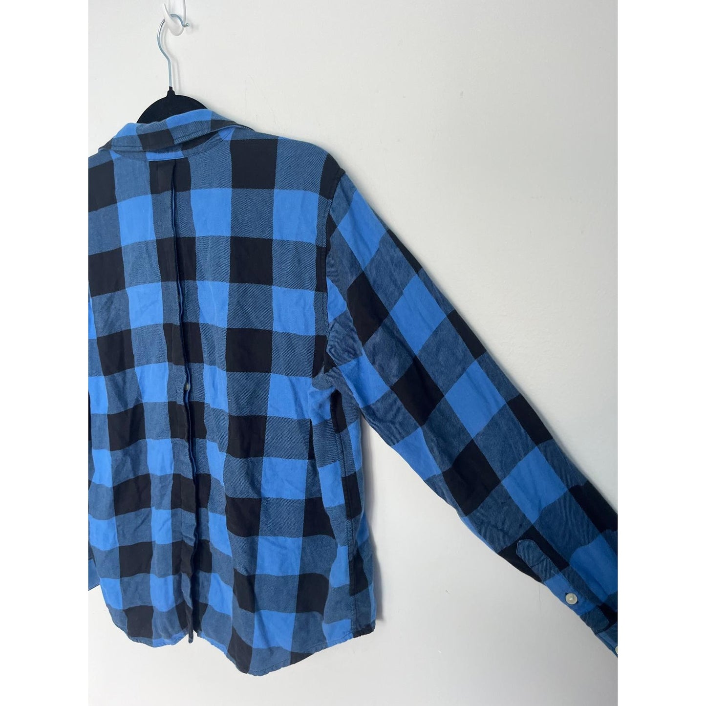 Levi's Plaid Button Down Shirt Womens M Boyfriend Fit Blue Black Flannel