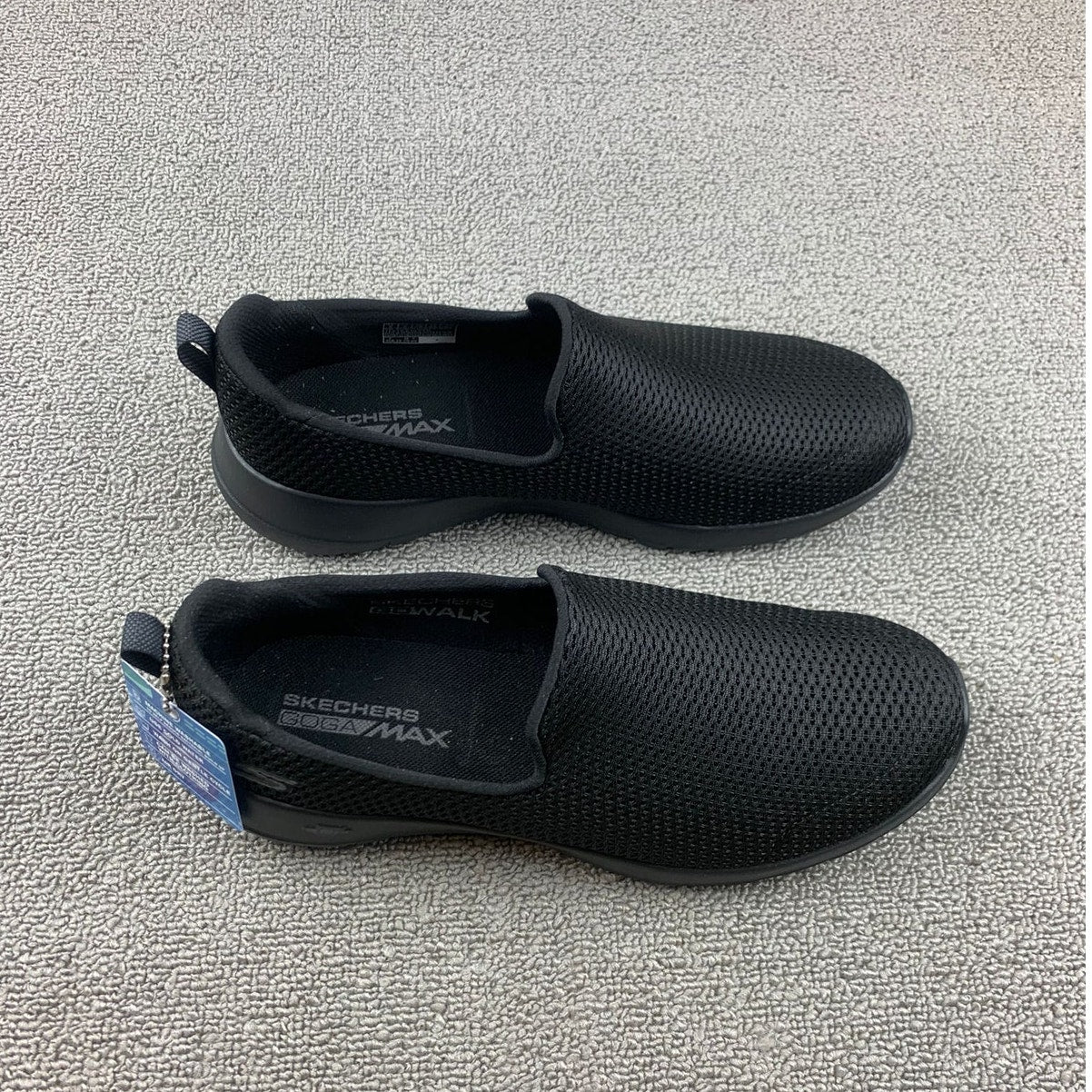 Skechers Goga Max Women US 8 Black Go Walk Shoes Slip-on Comfort Sneakers