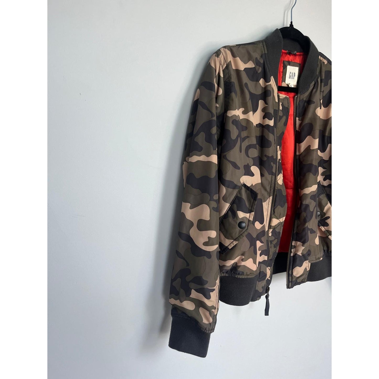 GAP Camo Bomber Jacket Women Small Reversible Red Lining Lightweight