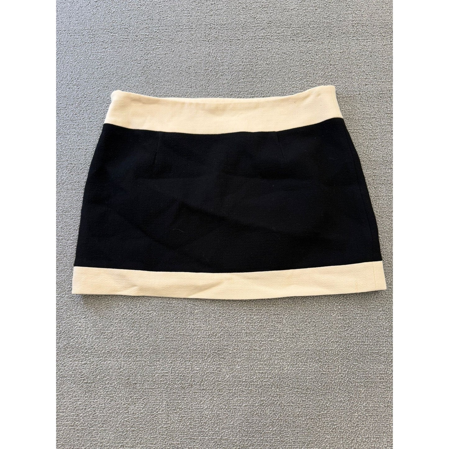MILLY Women's 8 Black Mini Skirt Ivory Colorblock Trim