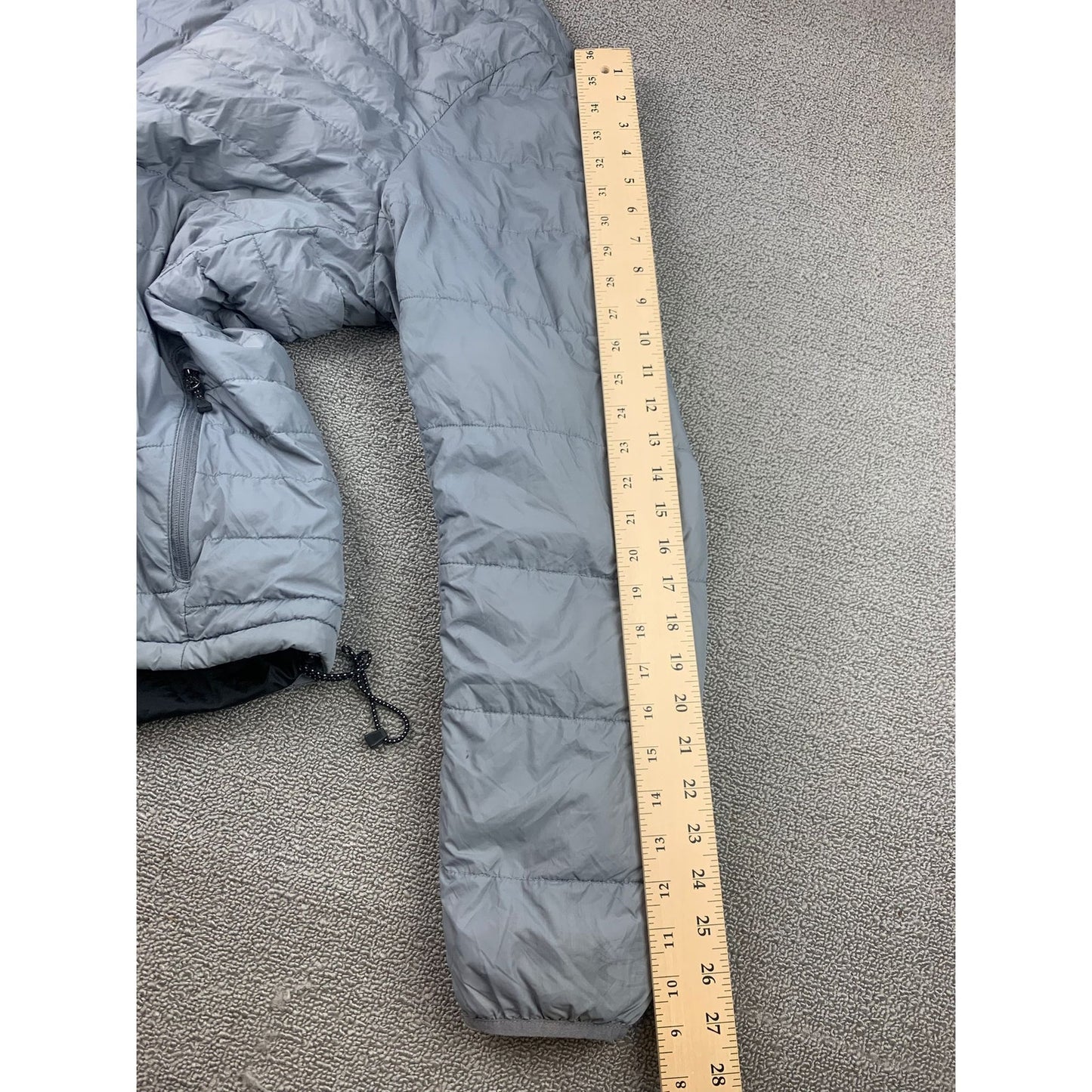 Champion Men's XL Gray Omni Insulated Puffer Jacket With Hood