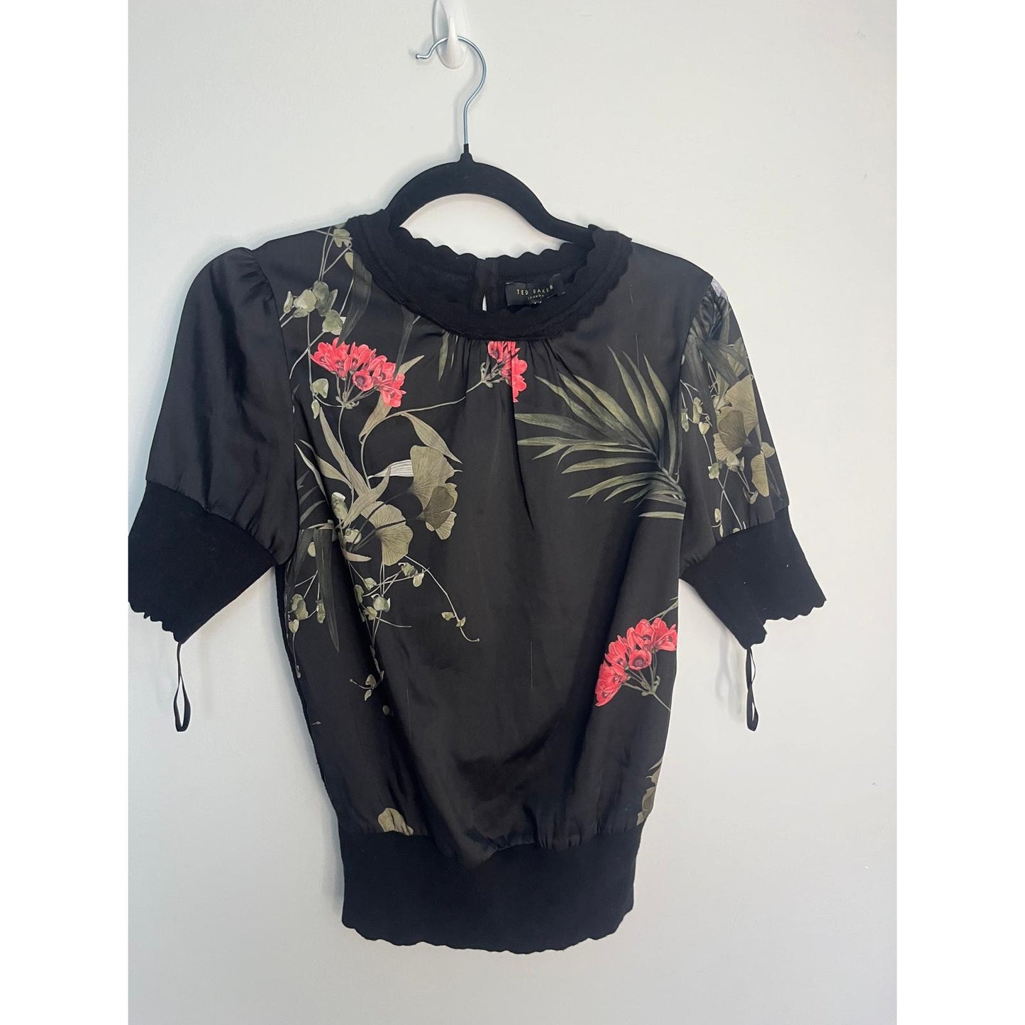 Ted Baker Floral Puff Sleeve Blouse Women Size 1 Black Red Tropical Top