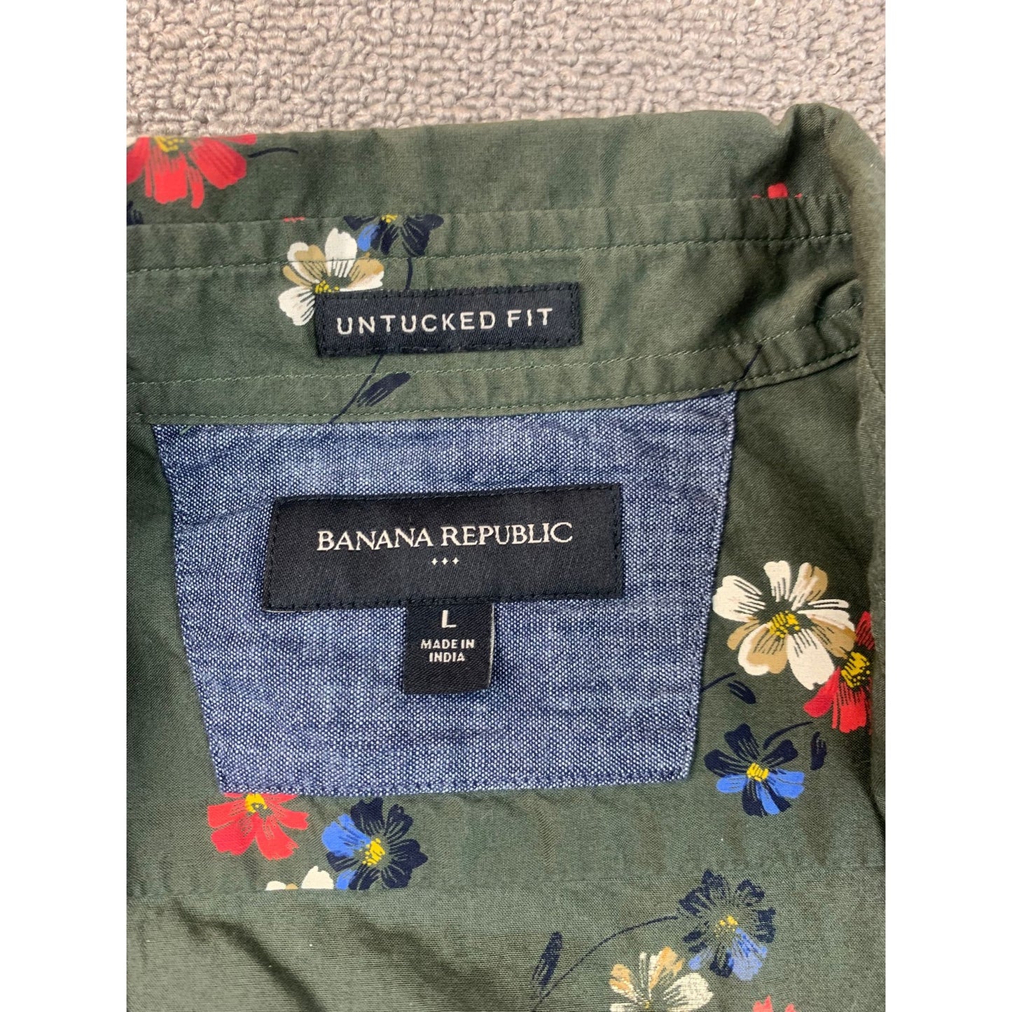 BANANA REPUBLIC Large Green Floral Untucked Fit Long Sleeve Button Down Shirt