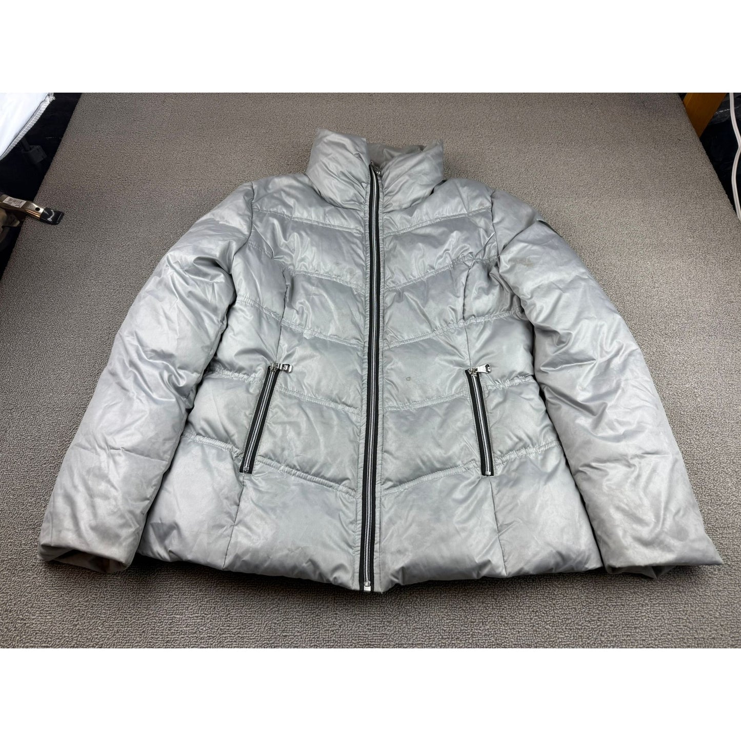 Guess Women's M Gray Silver Puffer Jacket