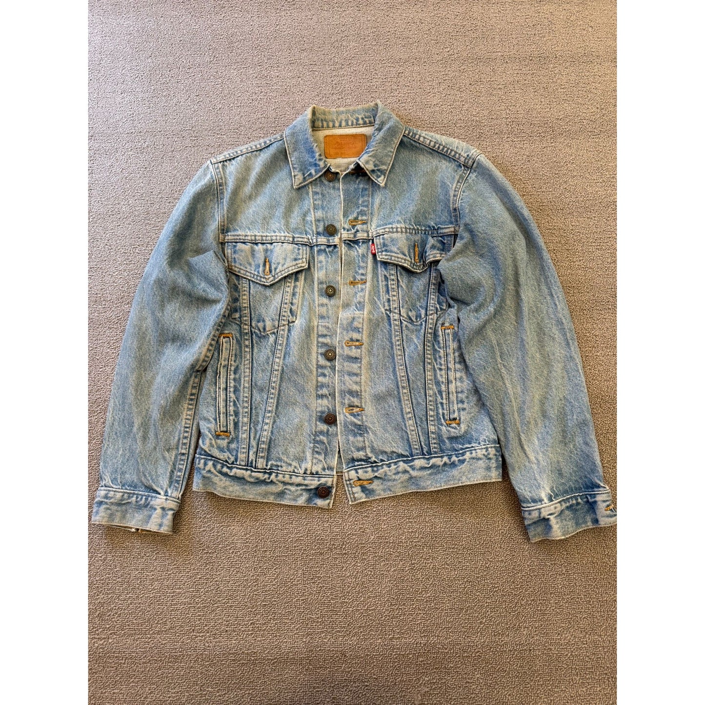 Levi's Vintage Women's Blue 26 Denim Trucker Jacket Light Wash Classic Style