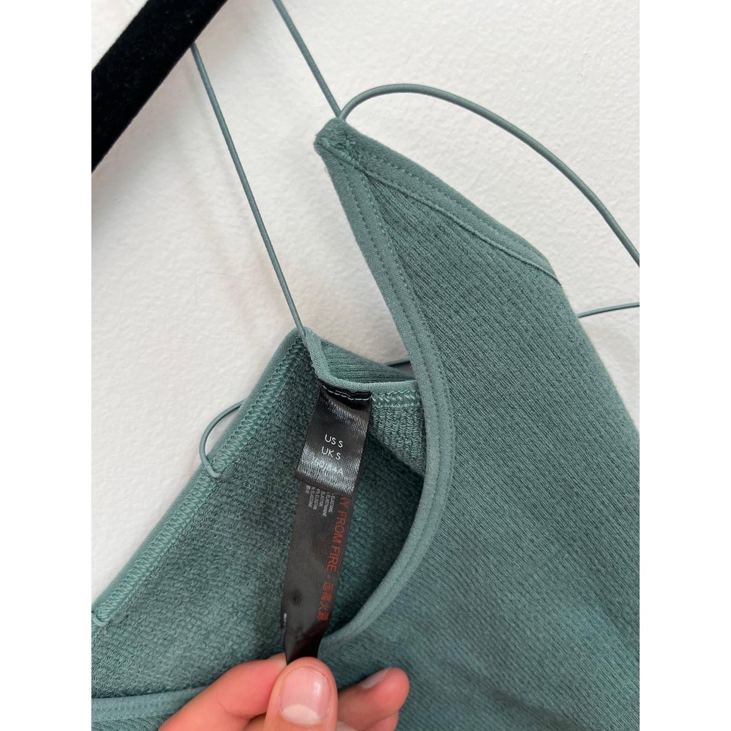 Out From Under Crop Tank Top Women S Green Ribbed Minimalist Y2K