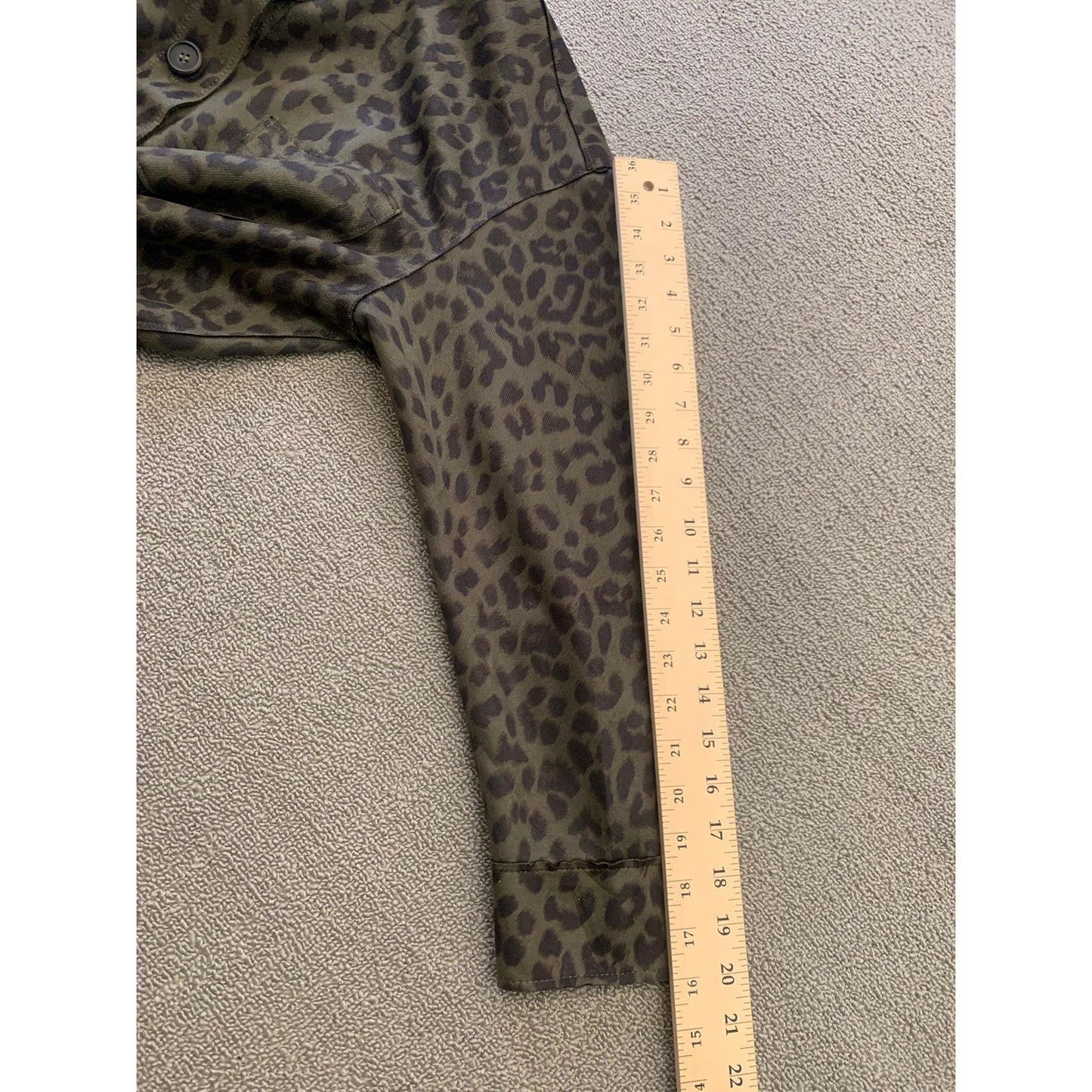 ZARA Women's Medium Olive Green Leopard Print Shacket