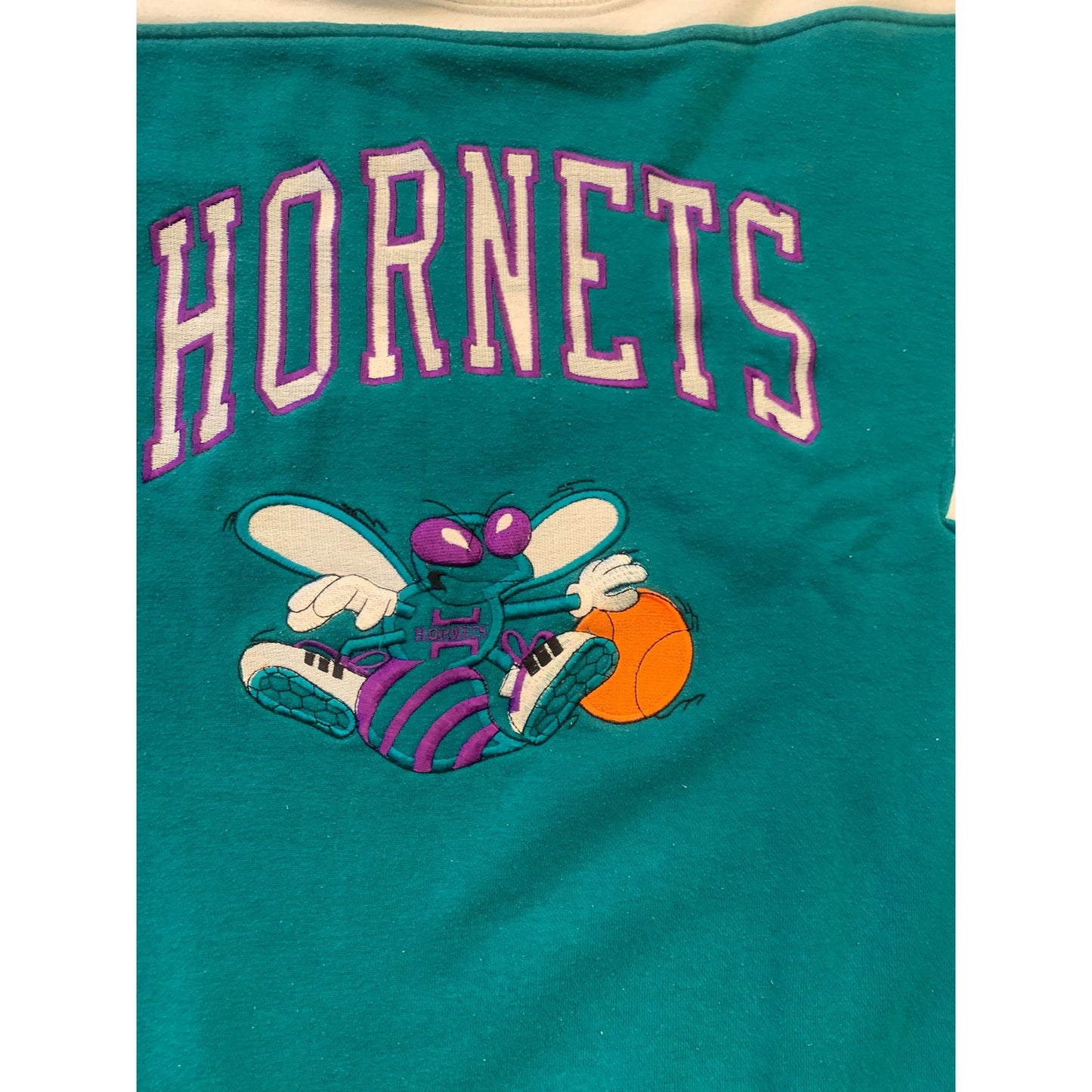 Vintage Charlotte Hornets NBA x STARTER Men Large Teal White Purple Sweatshirt