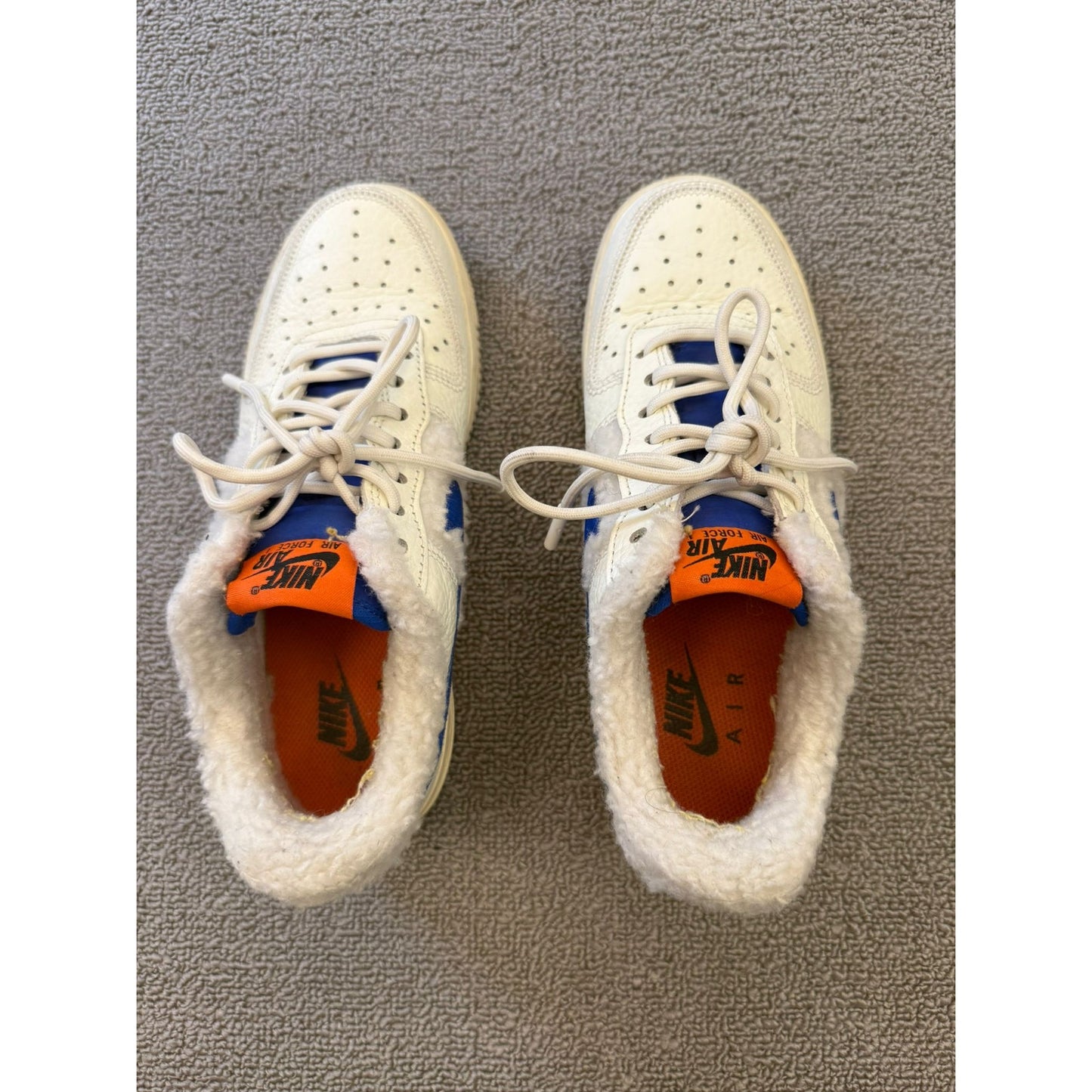 Nike Air Force 1 Women's Size 6  White Blue Sherpa Fleece Sneakers