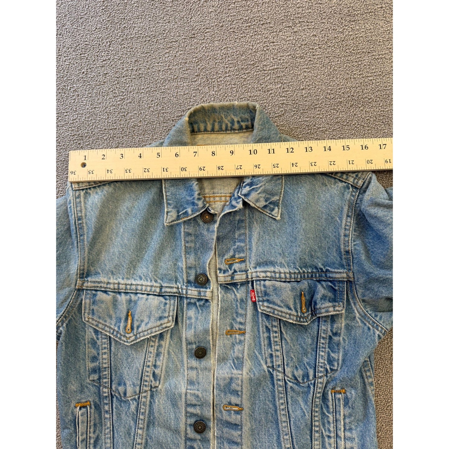 Levi's Vintage Women's Blue 26 Denim Trucker Jacket Light Wash Classic Style