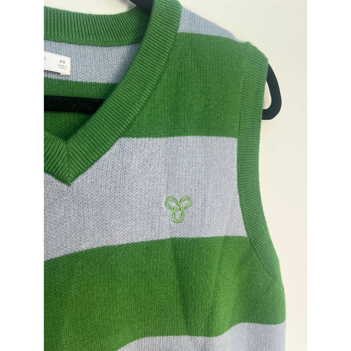 TNA Sweater Vest Women XS Green Gray Stripe V Neck Knit Preppy Y2K