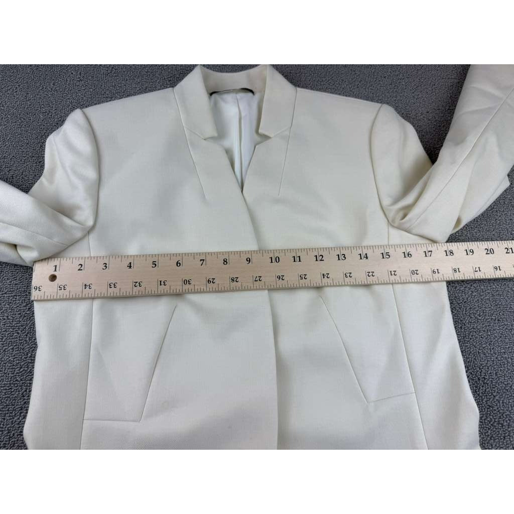 Elie Tahari Women's Size 4 White Business Office Blazer Jacket