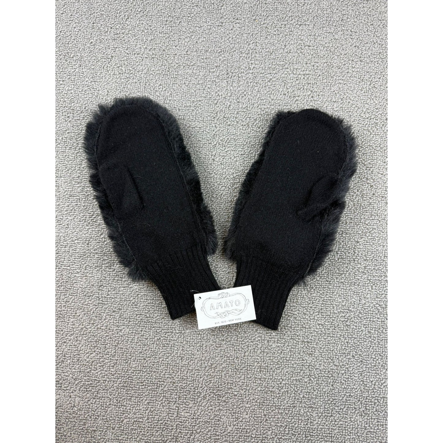 Carolina Amato Women's One Size Black Faux Fur Mittens NWT