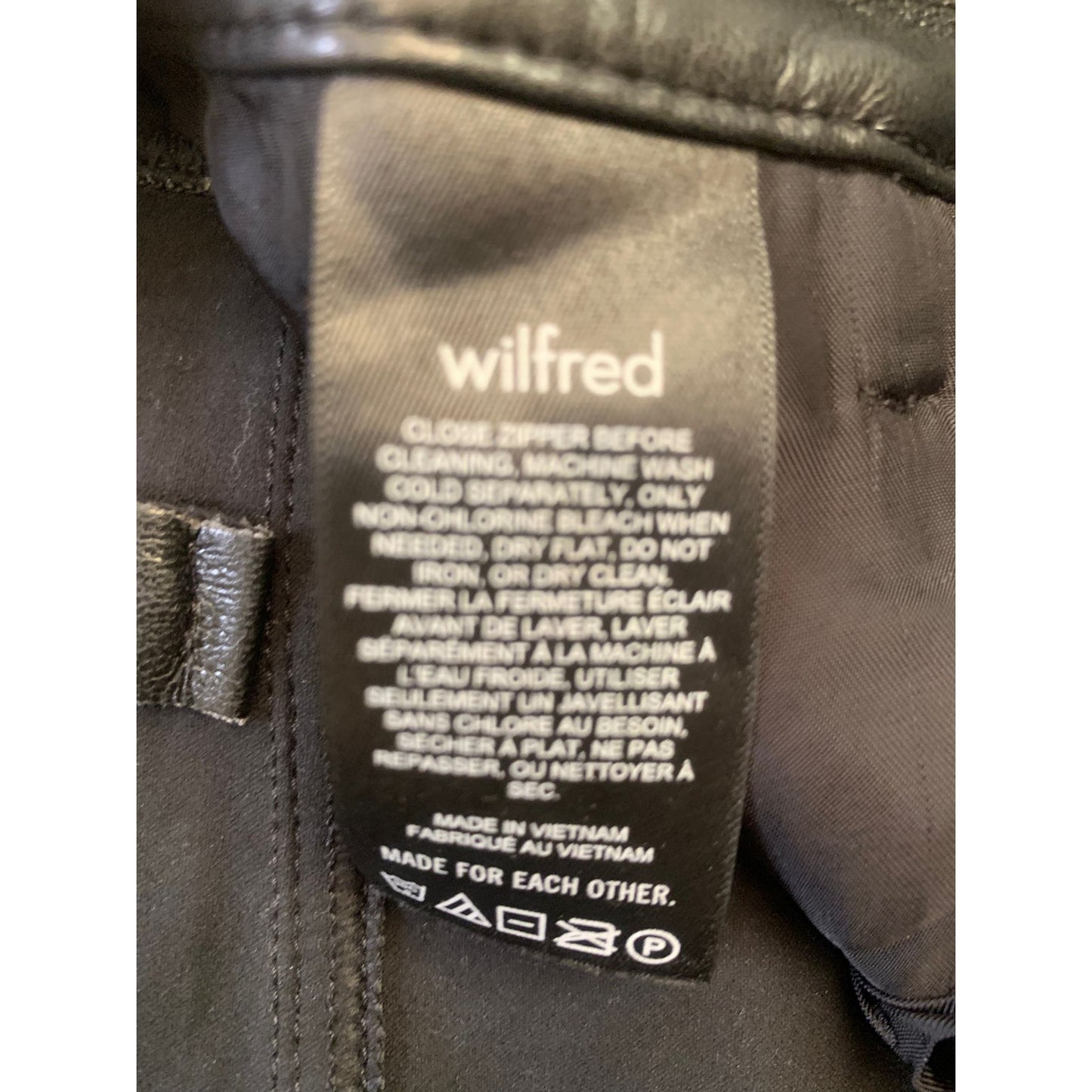 Aritzia Wilfred Women Size 0 Black Faux Leather Pants