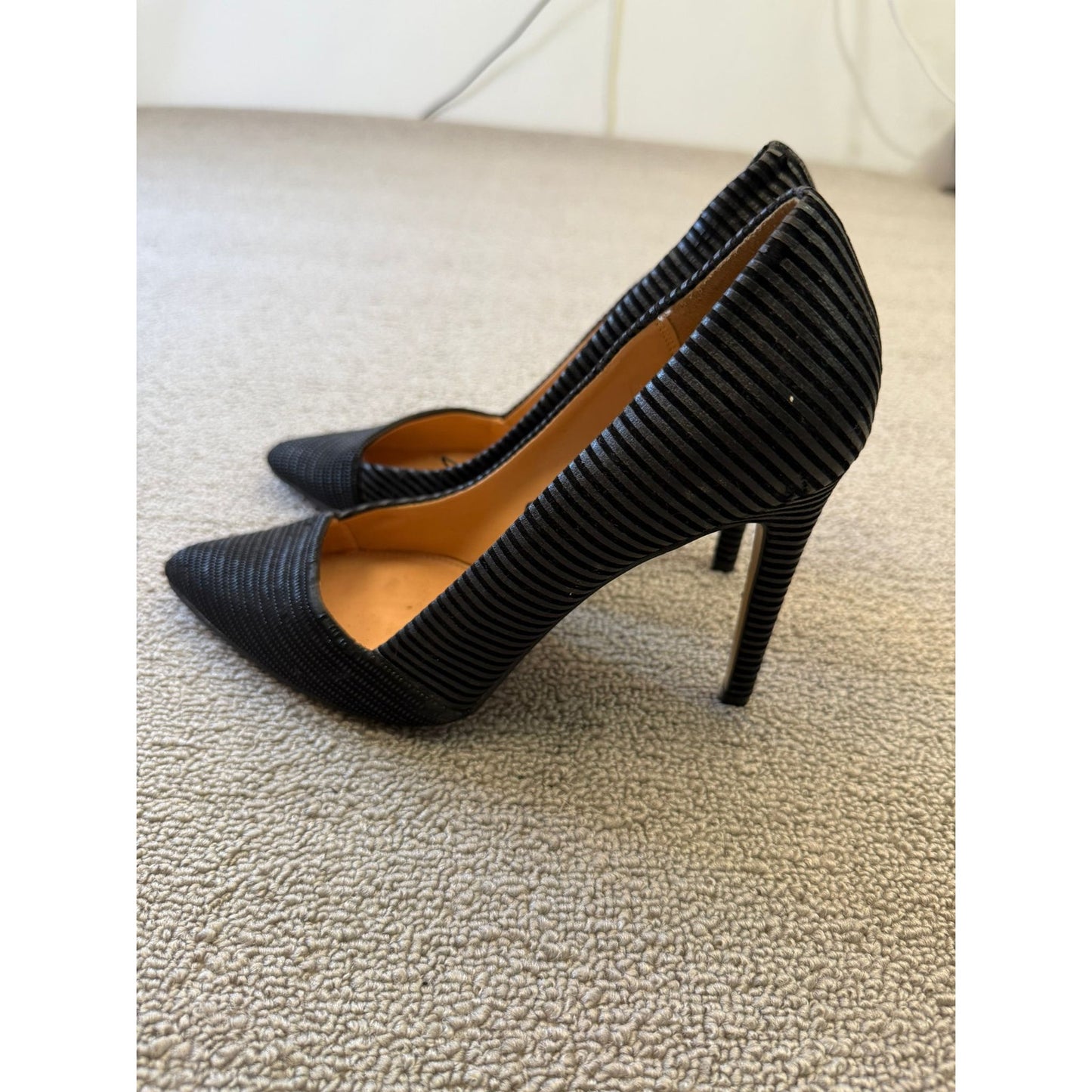 EXPRESS Women's Size 8 Black Ribbed Pointed Toe D'Orsay Stiletto Heels
