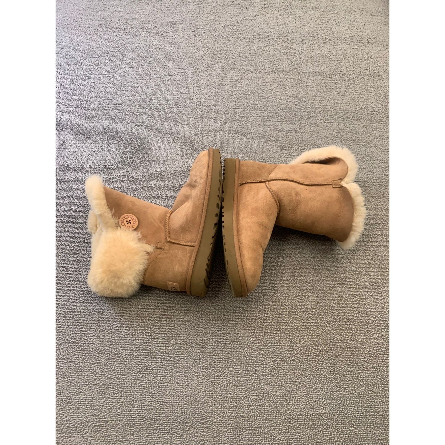 UGG Women US 7 Brown Suede Fur Classic Short Boots
