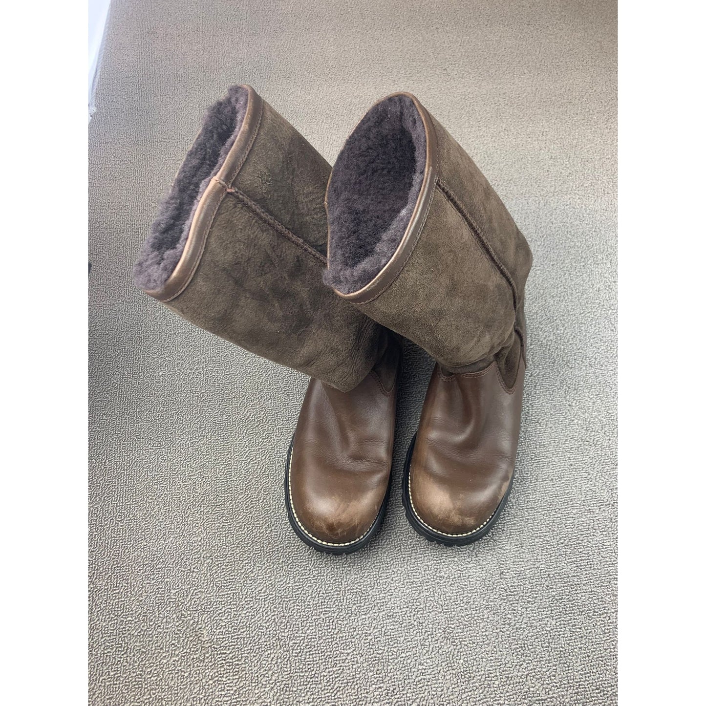 UGG Men's 9 Brown Leather Shearling Winter Boots