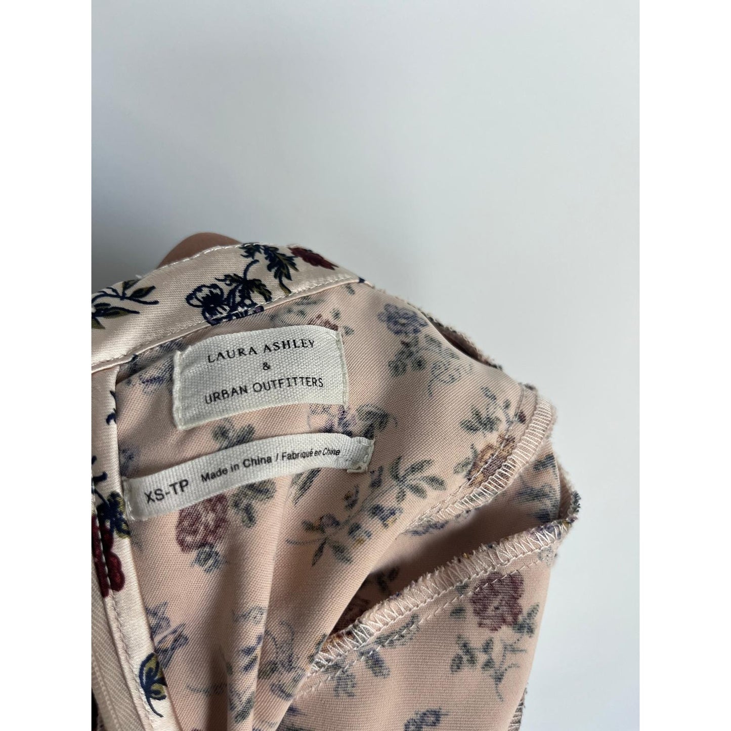 Laura Ashley Urban Outfitters floral satin wrap dress women XS pink long sleeve