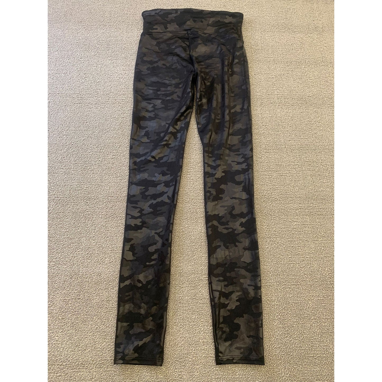 Spanx Women's Small/Petite Leggings Black Camo Coated Shine Leggings