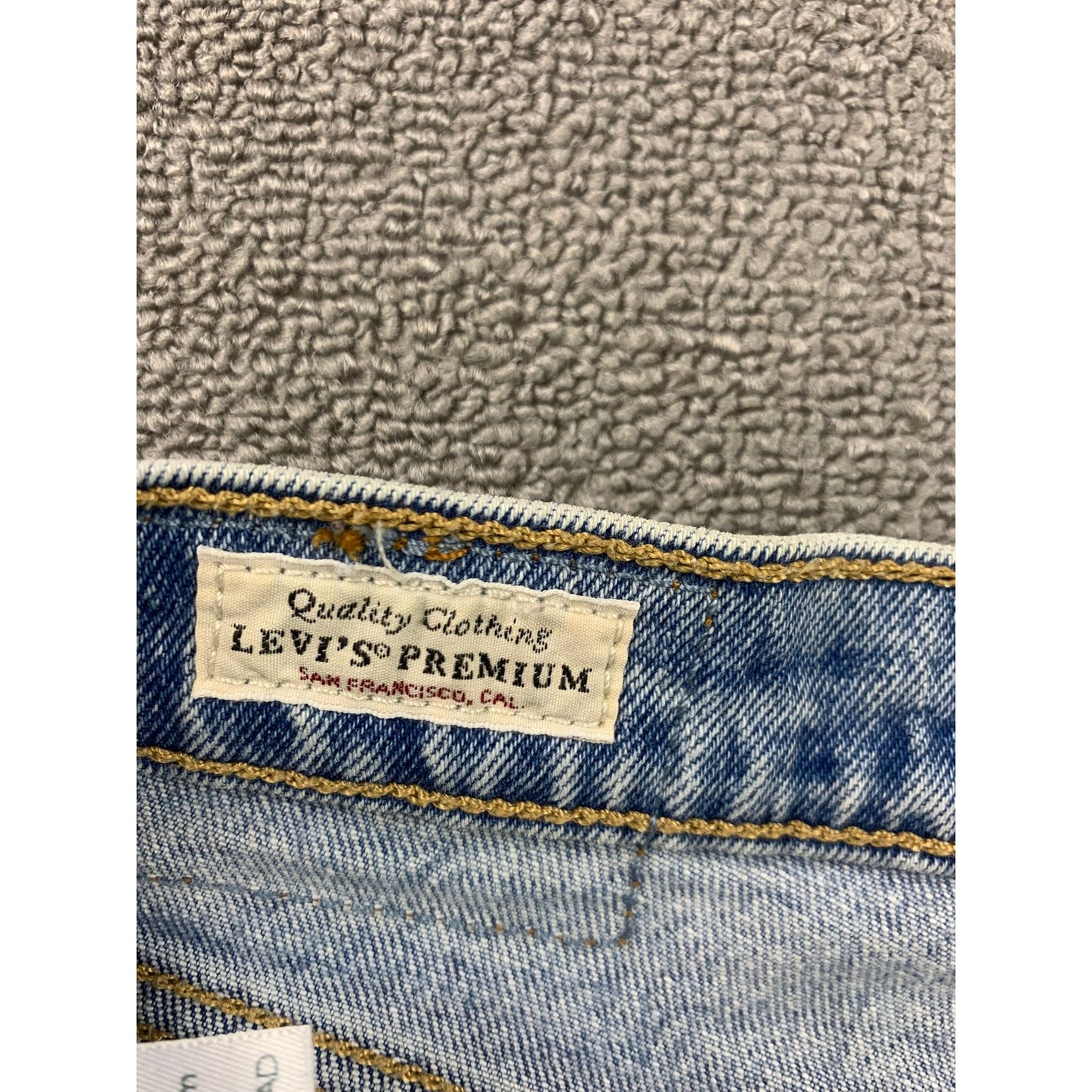 Levi's Women's 24x32 501 Skinny Light Wash Denim Jeans
