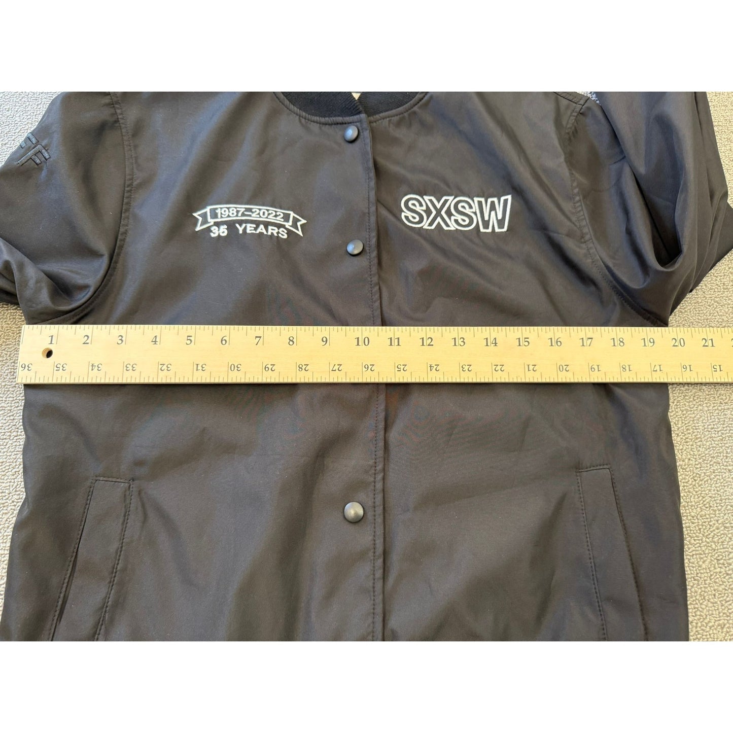 Strata Black SXSW ATX Austin TX 35 Years Snap Lightweight Jacket Size XS