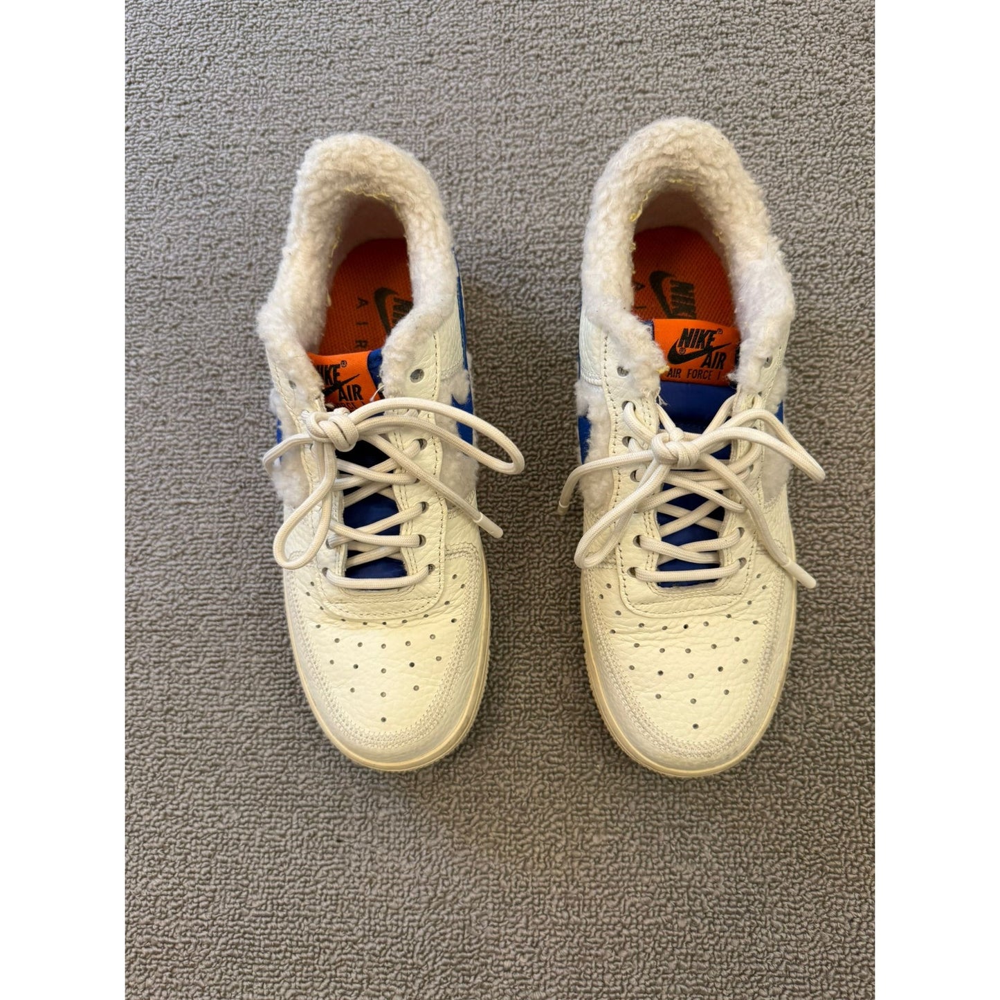 Nike Air Force 1 Women's Size 6  White Blue Sherpa Fleece Sneakers
