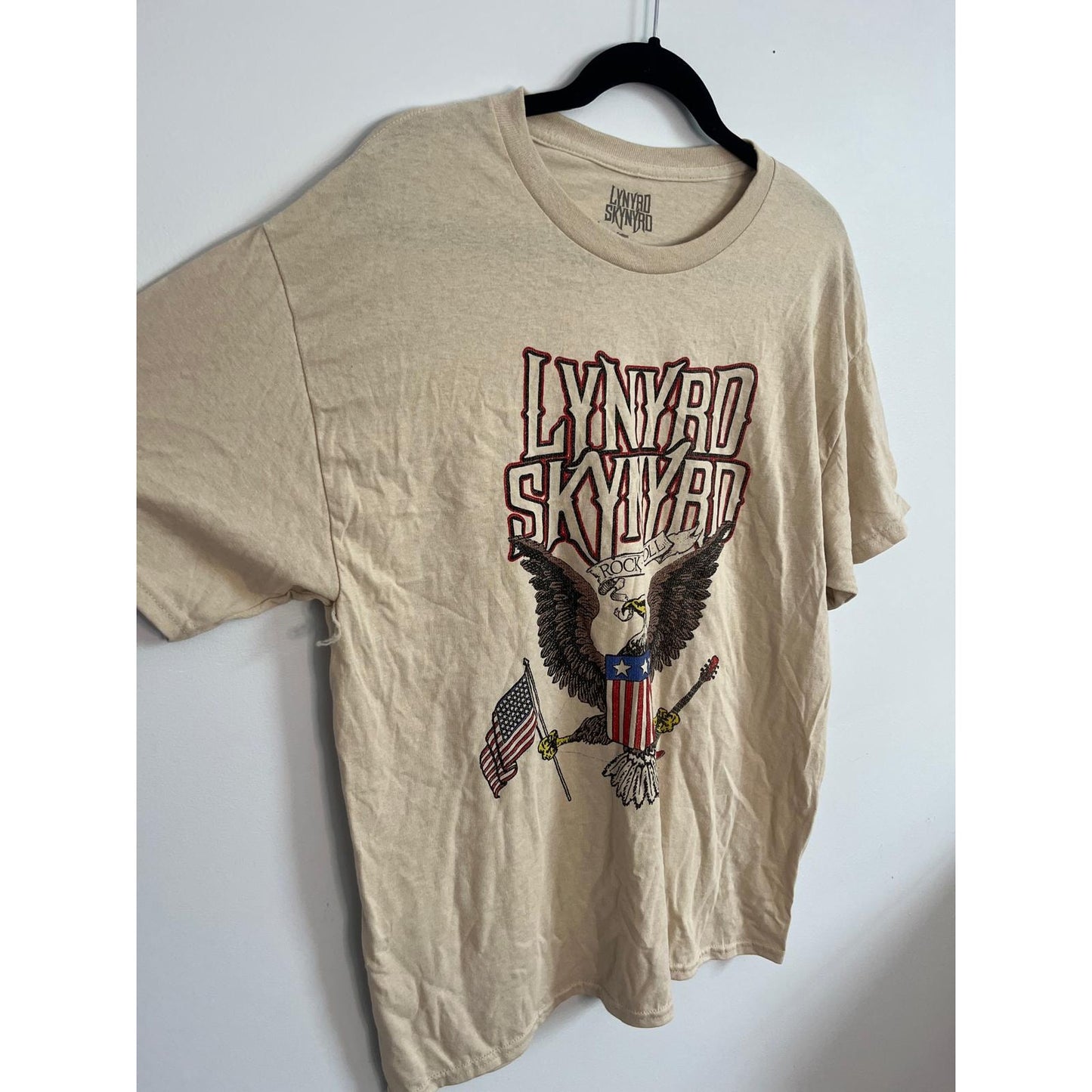 Lynyrd Skynyrd T-Shirt Men L Beige Rock Eagle Flag Guitar Graphic Band Tee
