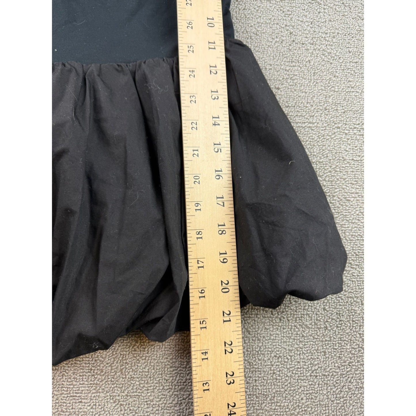 Aritzia Wilfred Women Medium Black Salvo Top Squareneck Bubble Tank Top